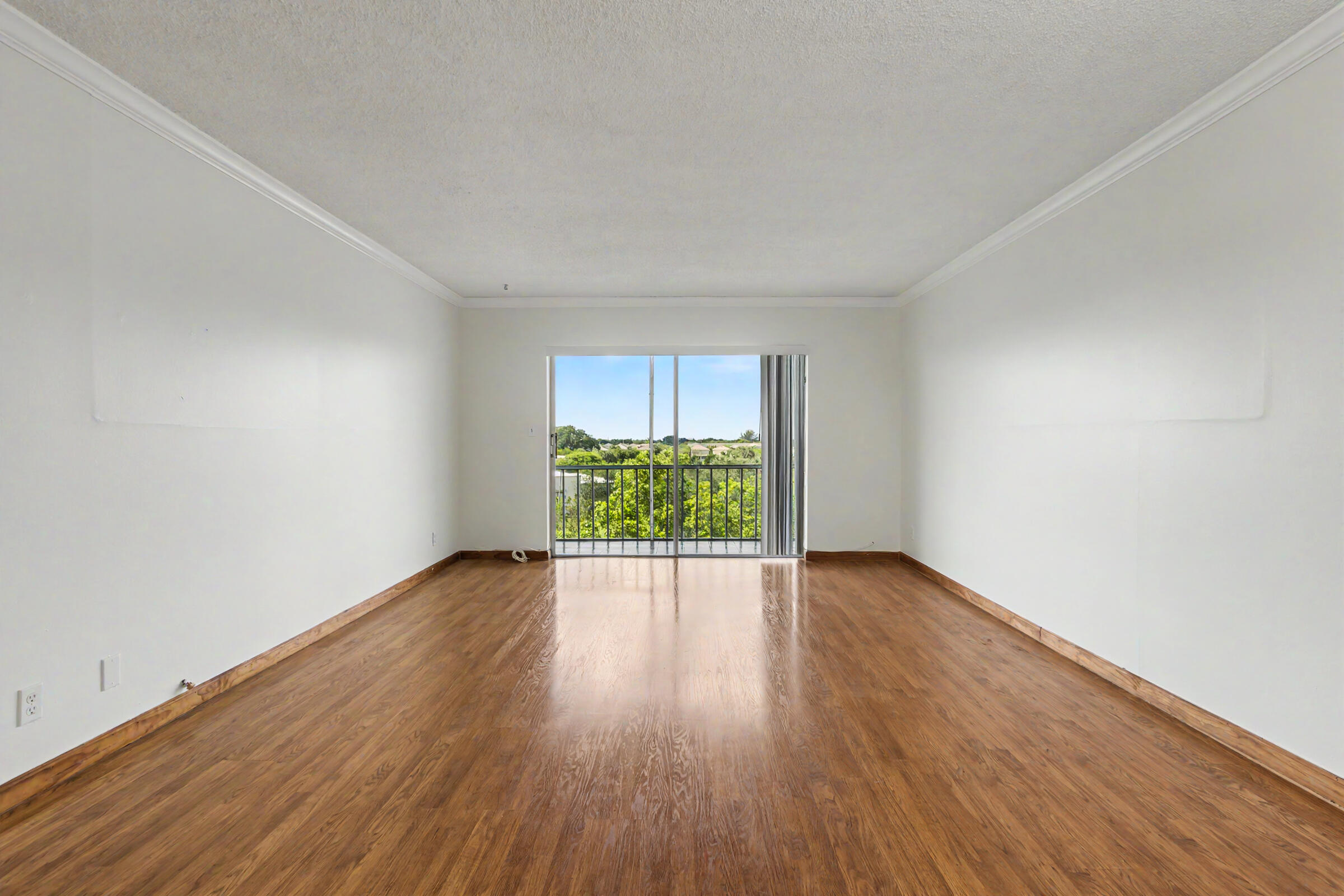 950 Hillcrest 514