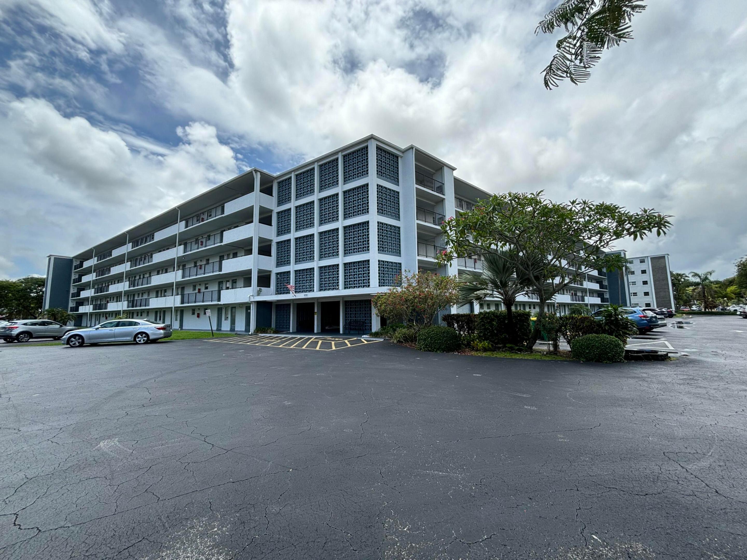 950 Hillcrest 514
