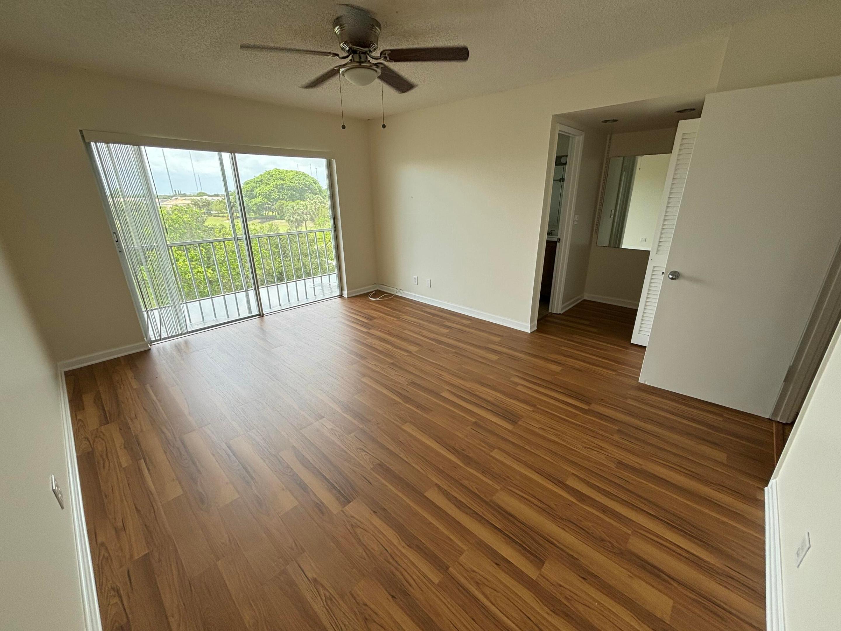 950 Hillcrest 514