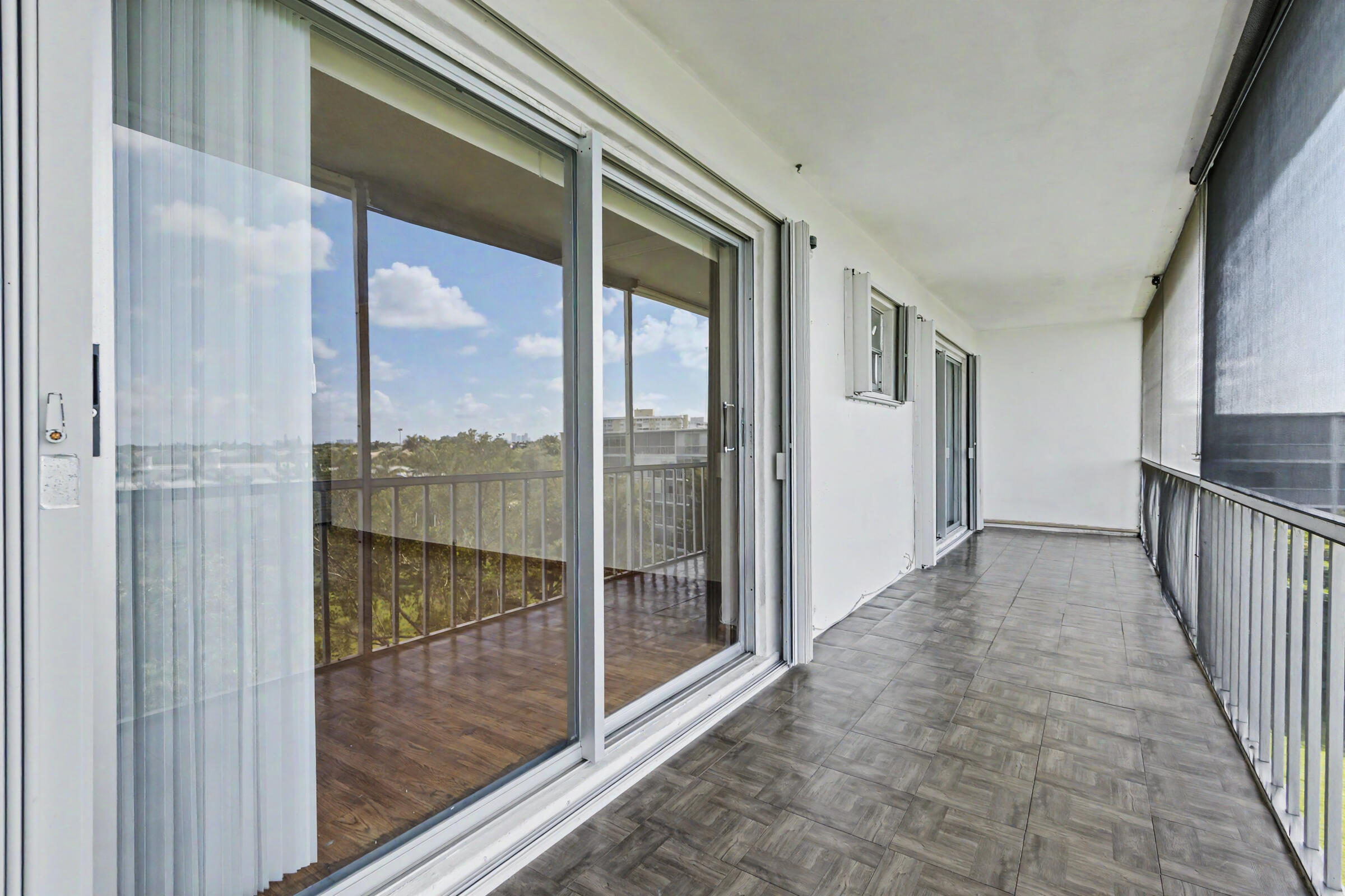 950 Hillcrest 514