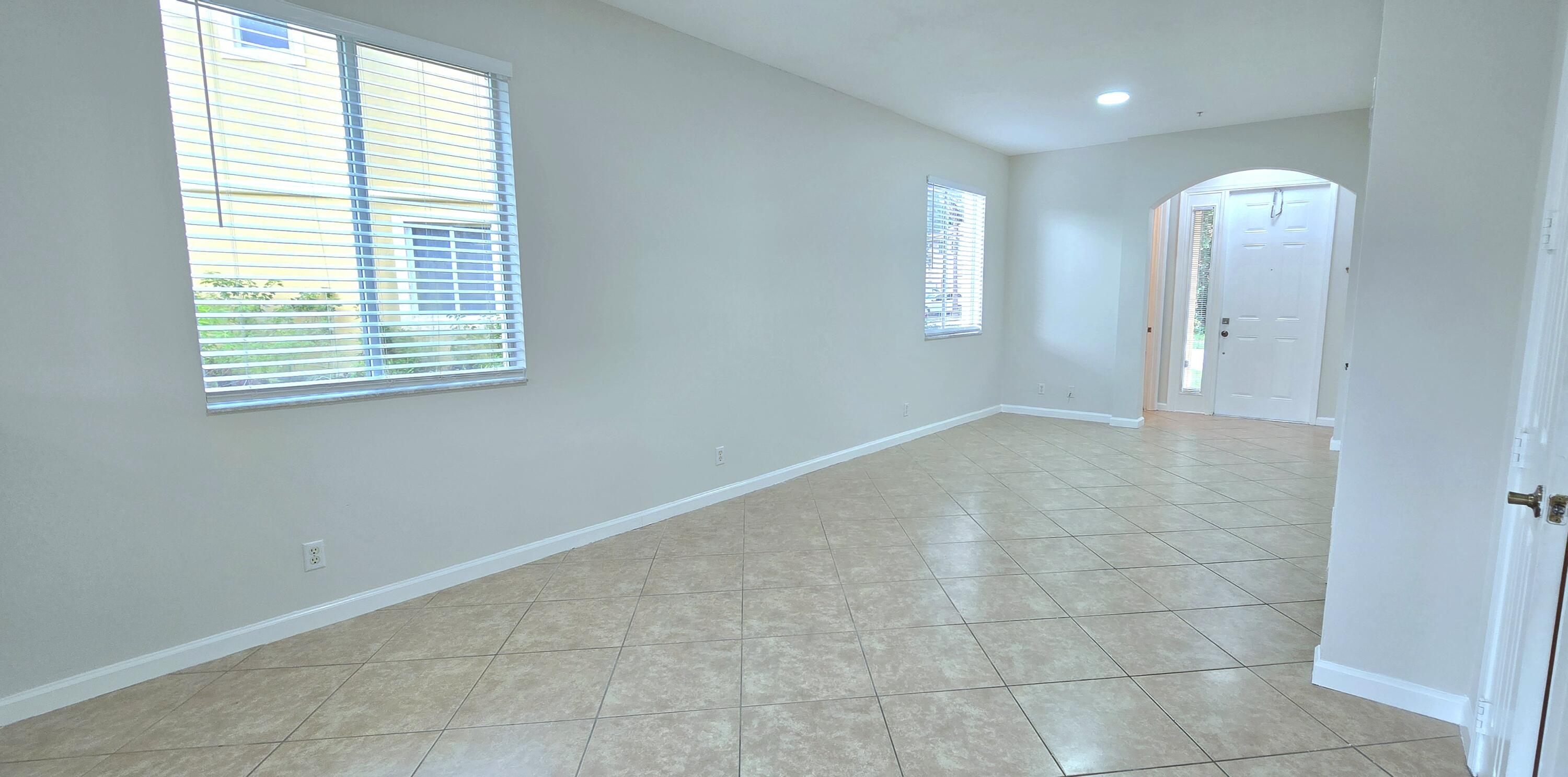 4305 Coventry Pointe Way