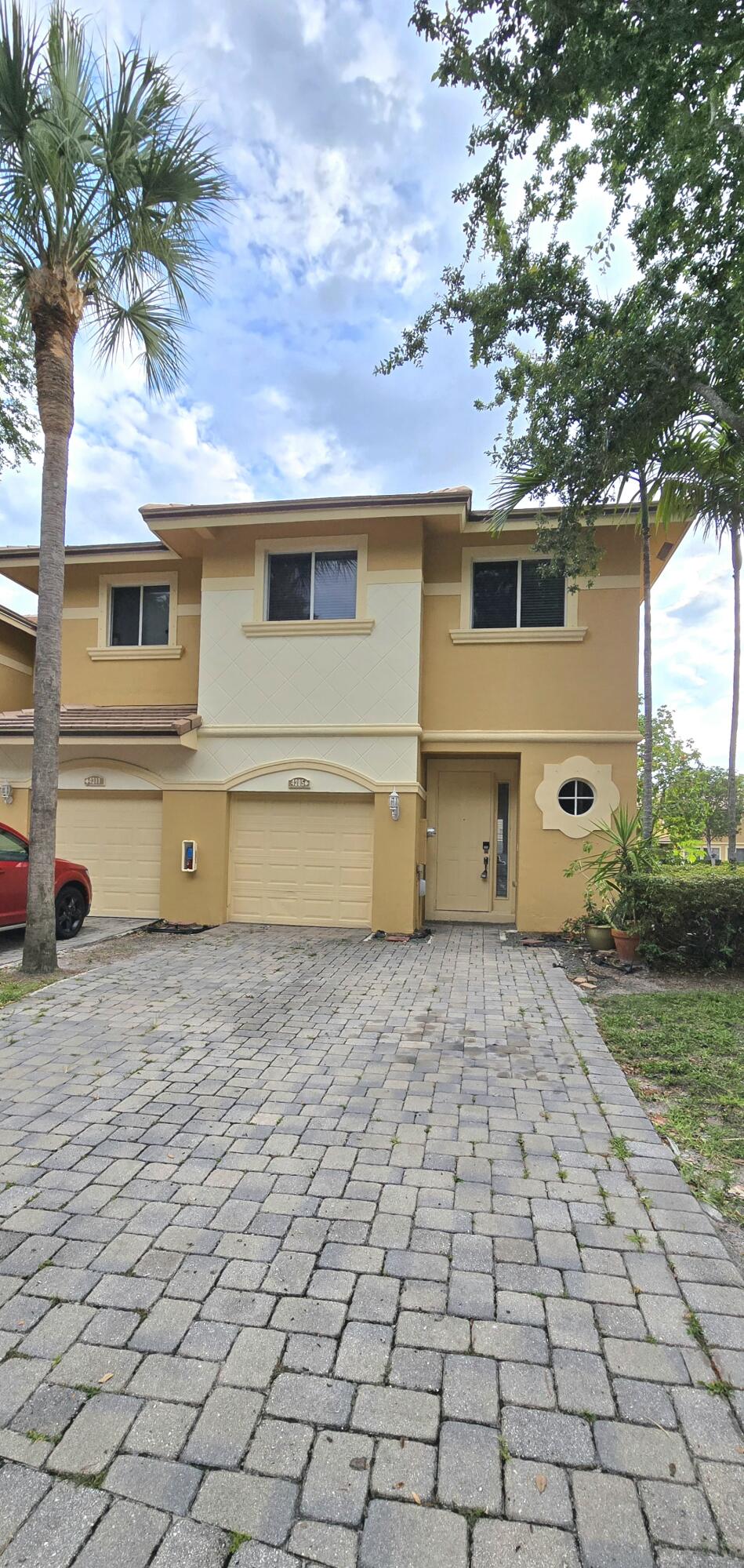 4305 Coventry Pointe Way