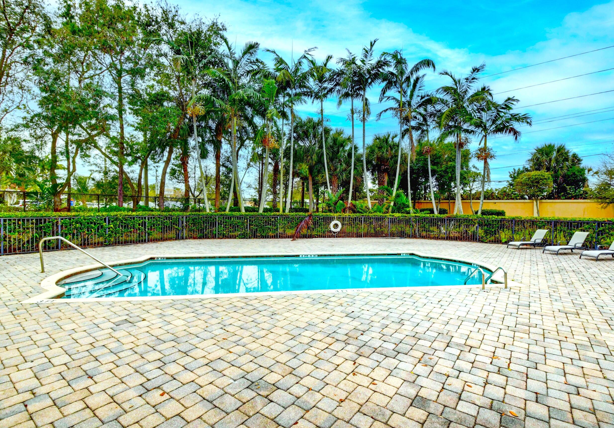 4305 Coventry Pointe Way