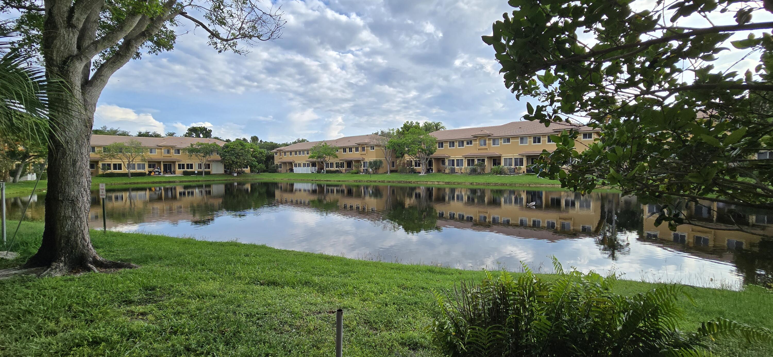 4305 Coventry Pointe Way