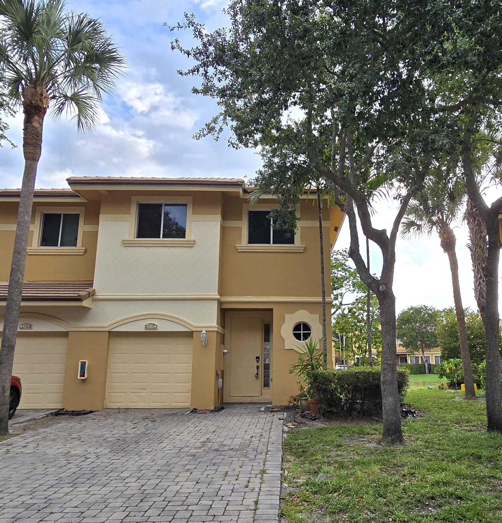 4305 Coventry Pointe Way