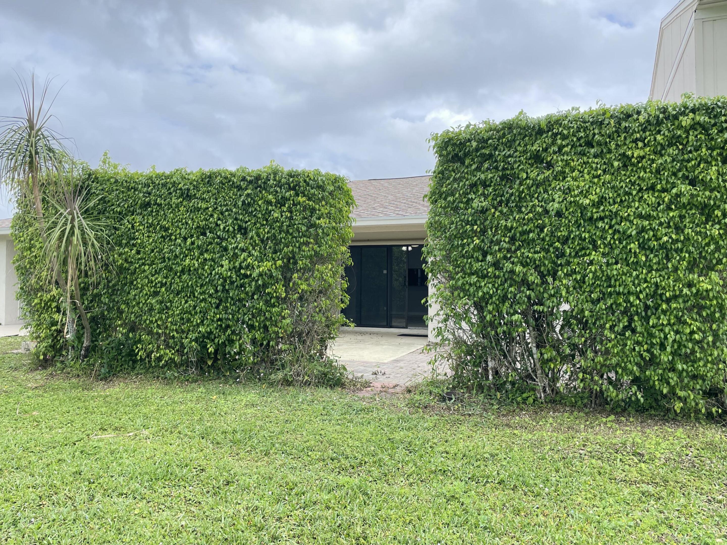 16344 Country Lake Circle