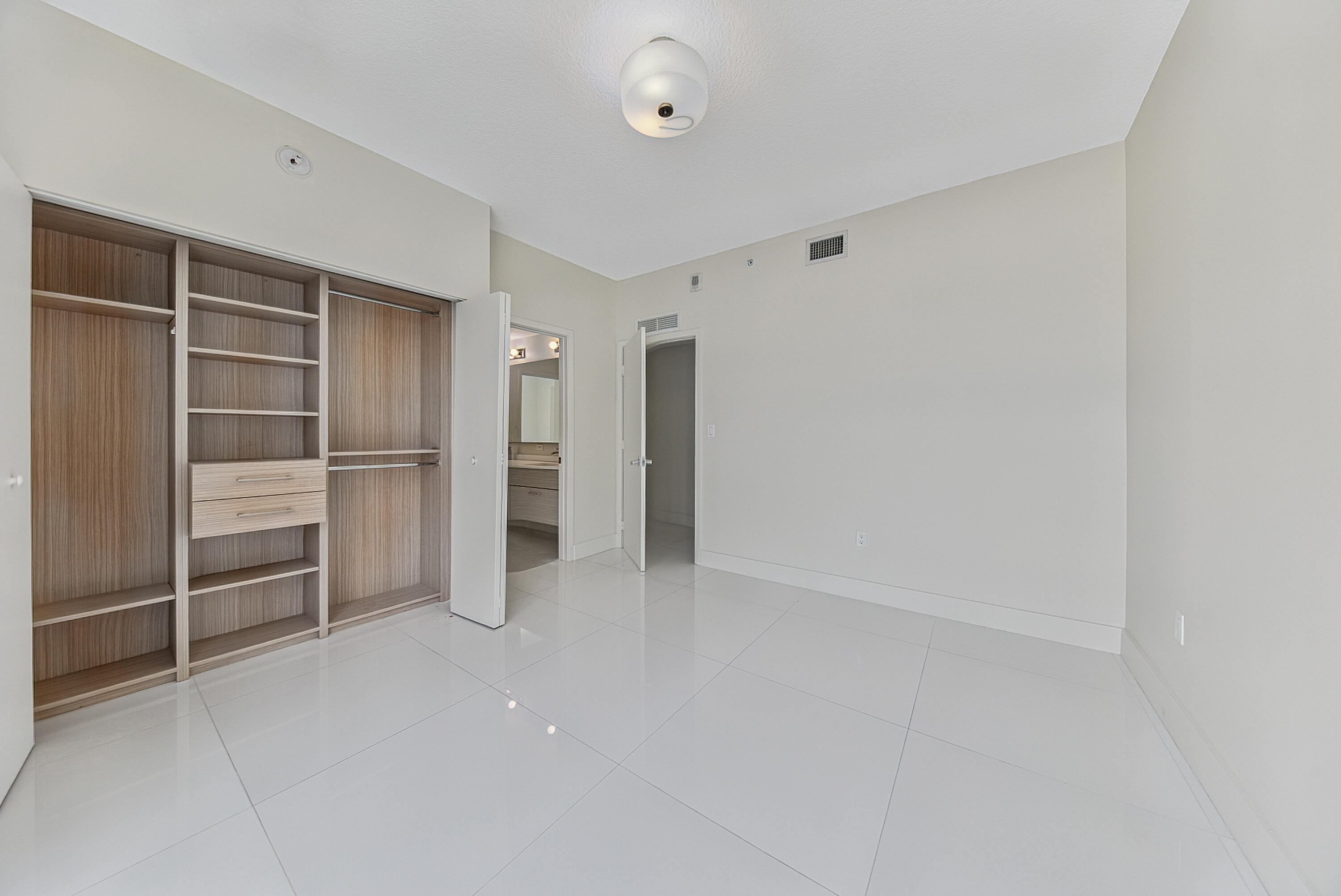 600 NE 27th Street 1605
