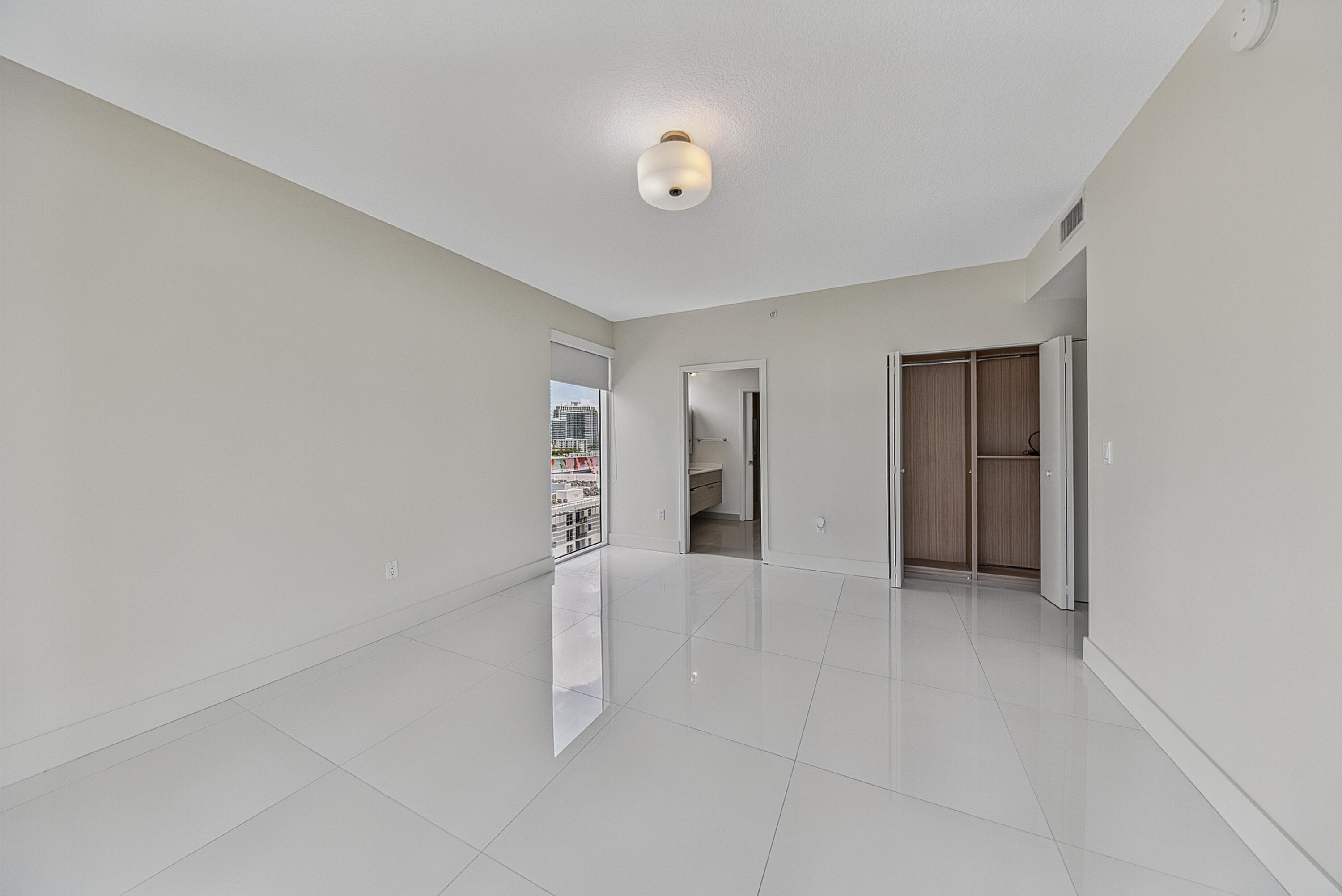 600 NE 27th Street 1605