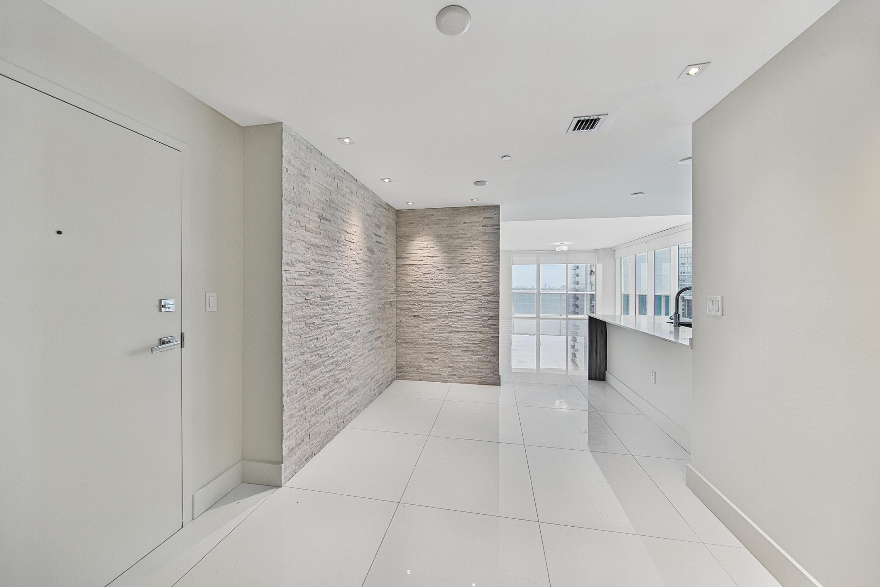 600 NE 27th Street 1605