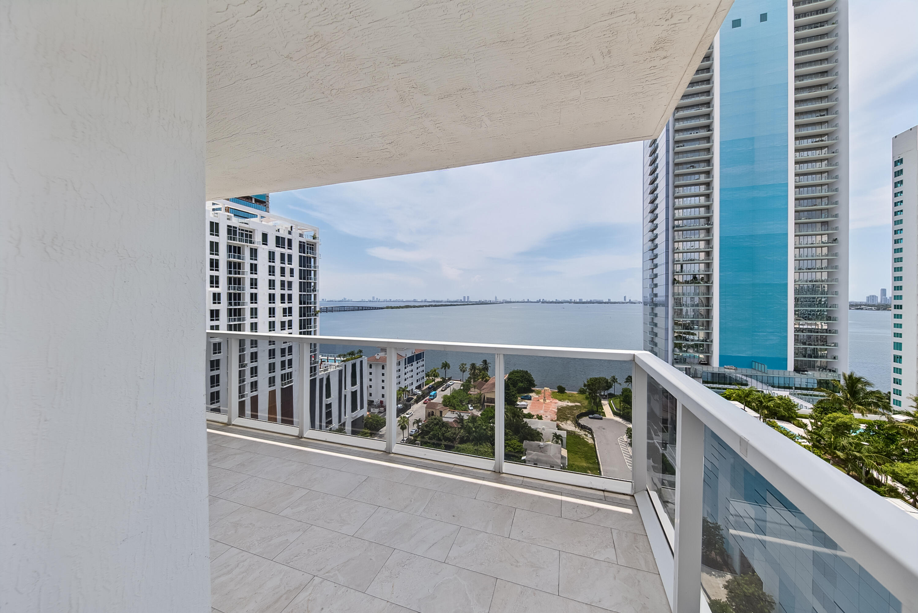 600 NE 27th Street 1605
