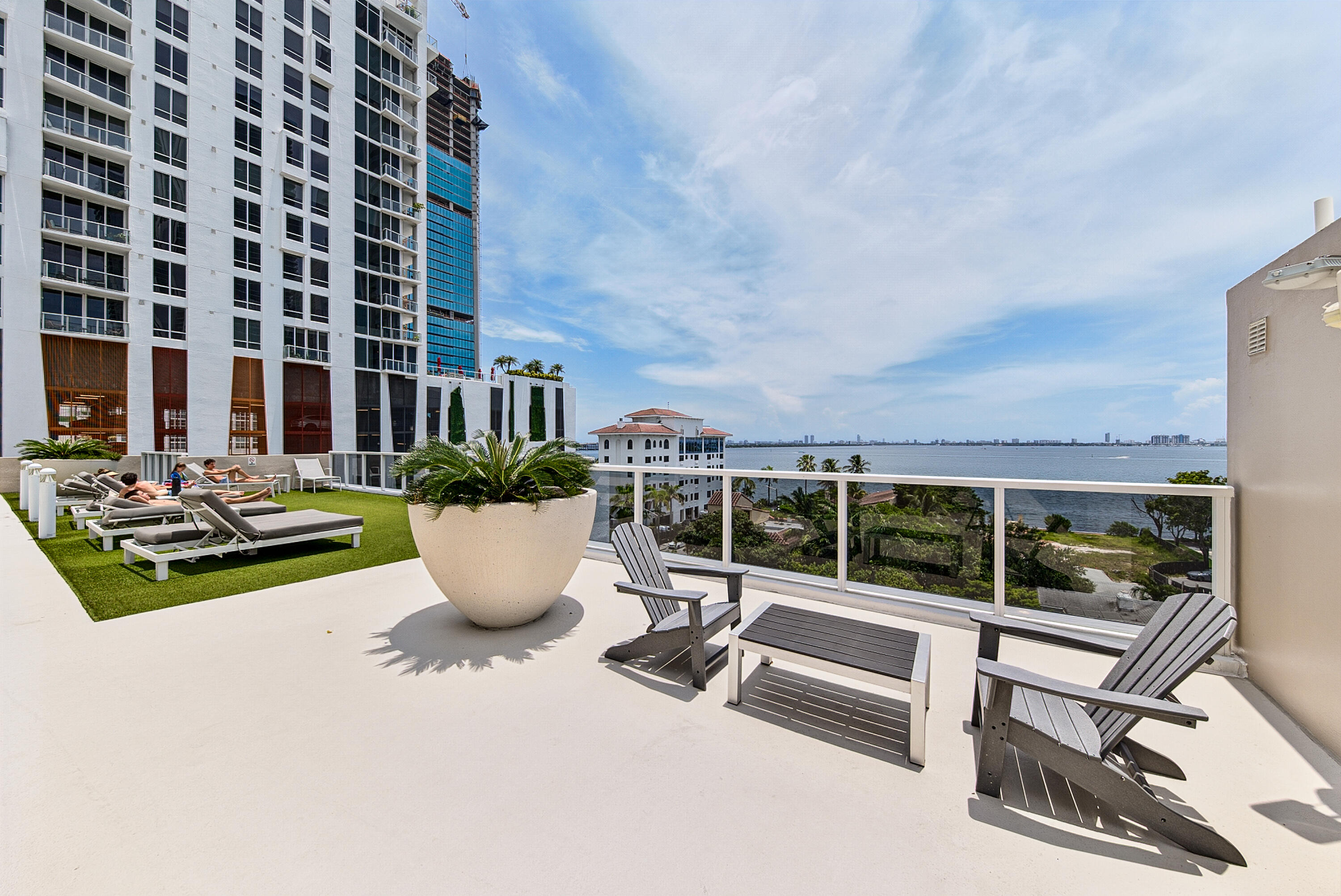 600 NE 27th Street 1605