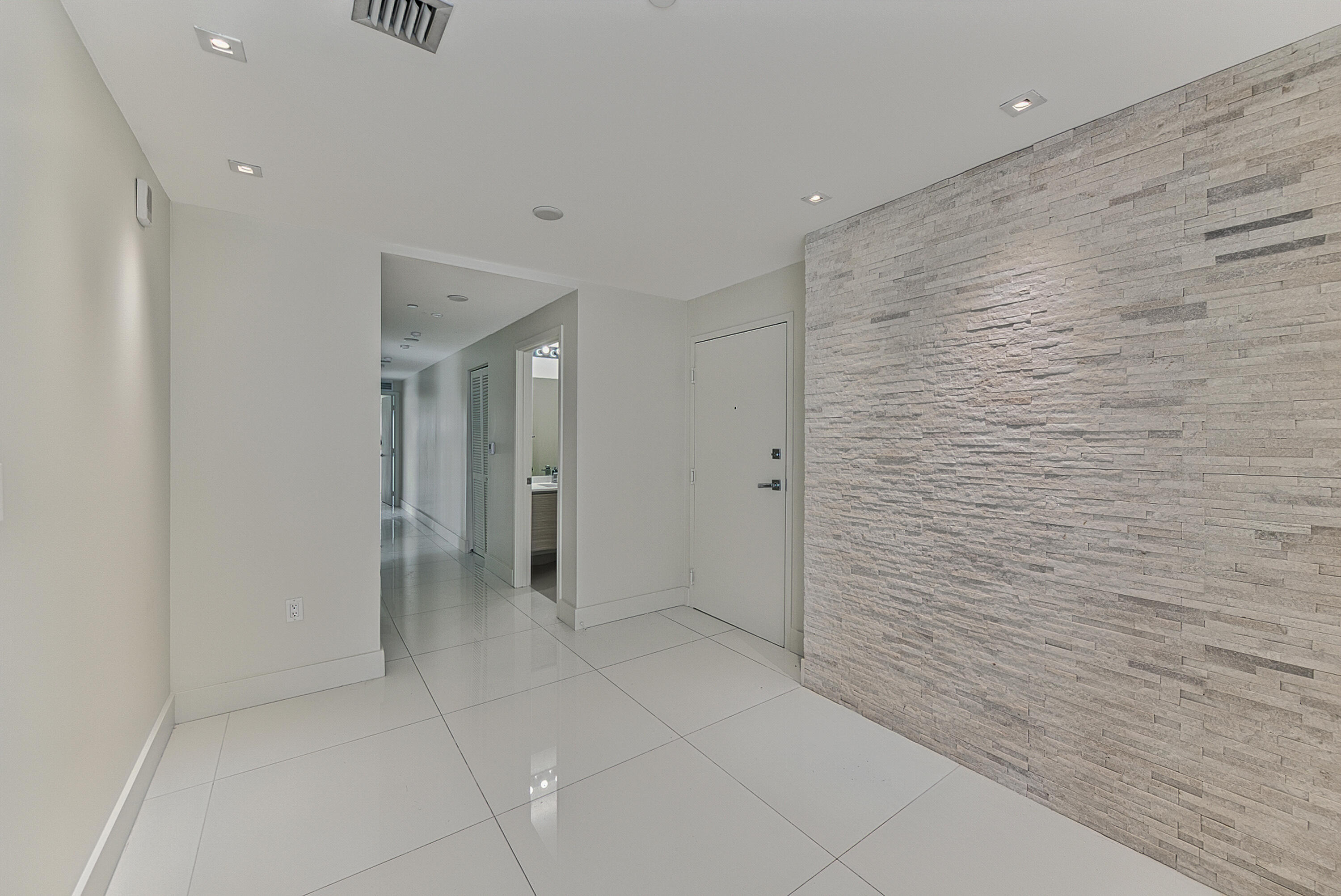 600 NE 27th Street 1605