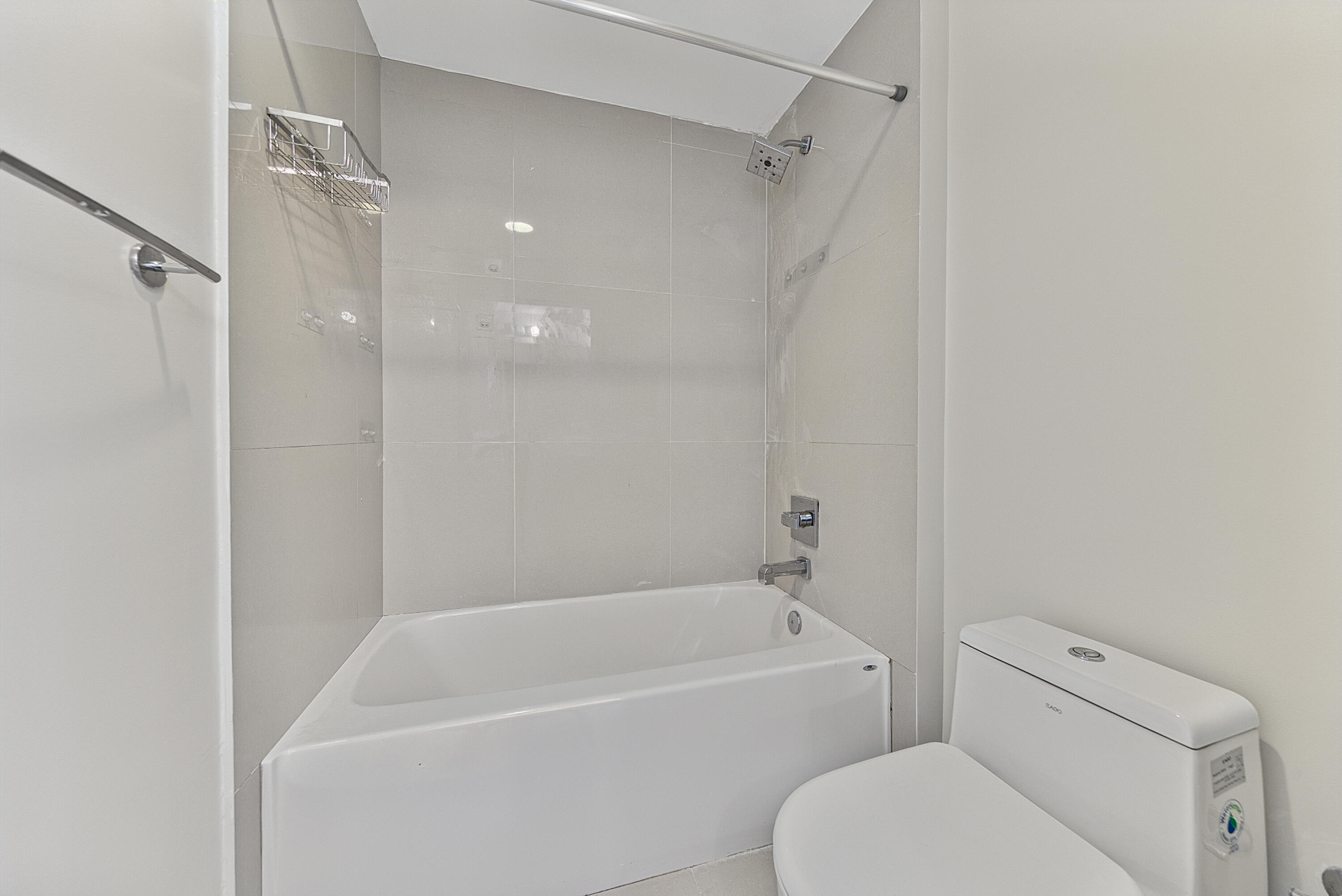 600 NE 27th Street 1605