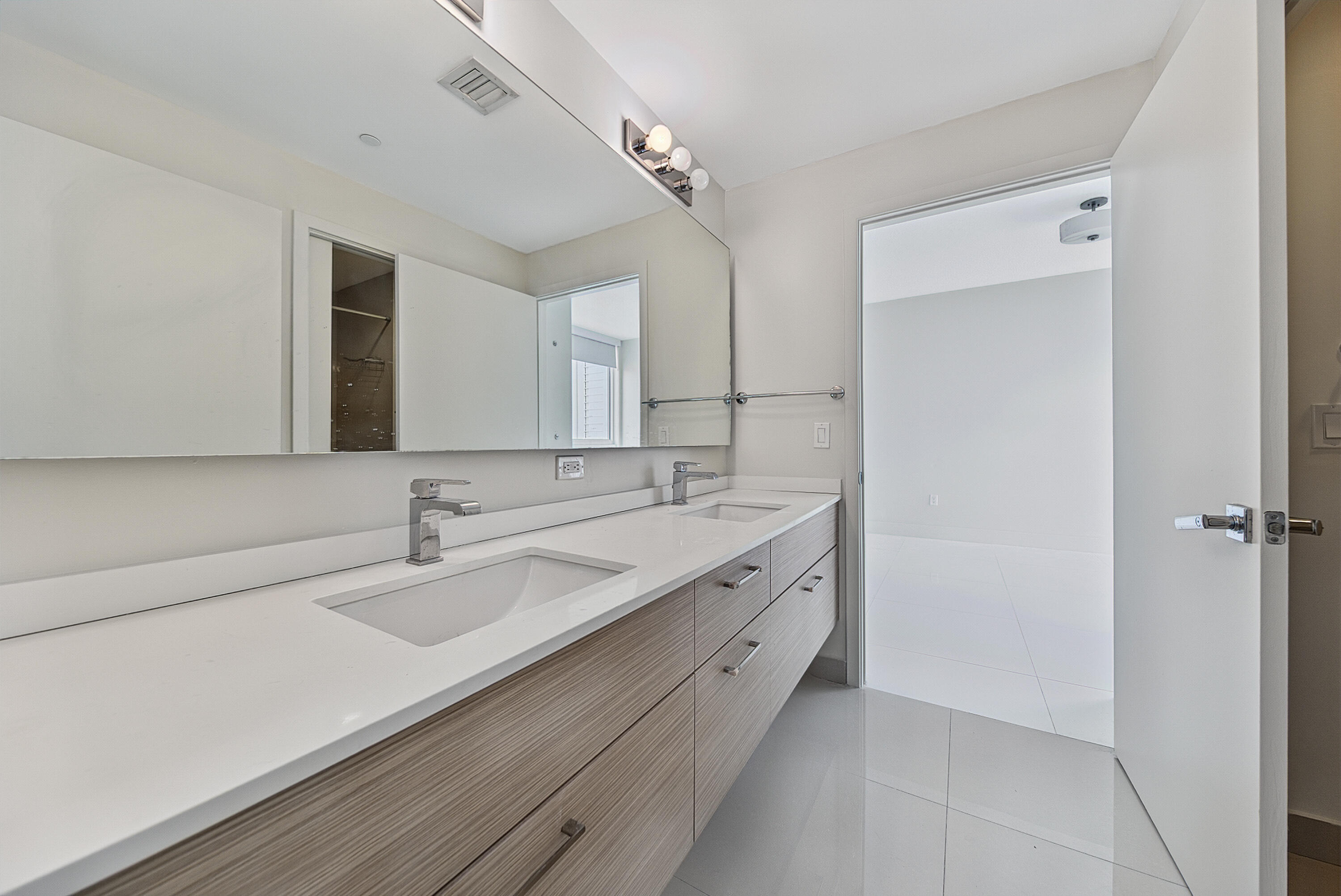 600 NE 27th Street 1605