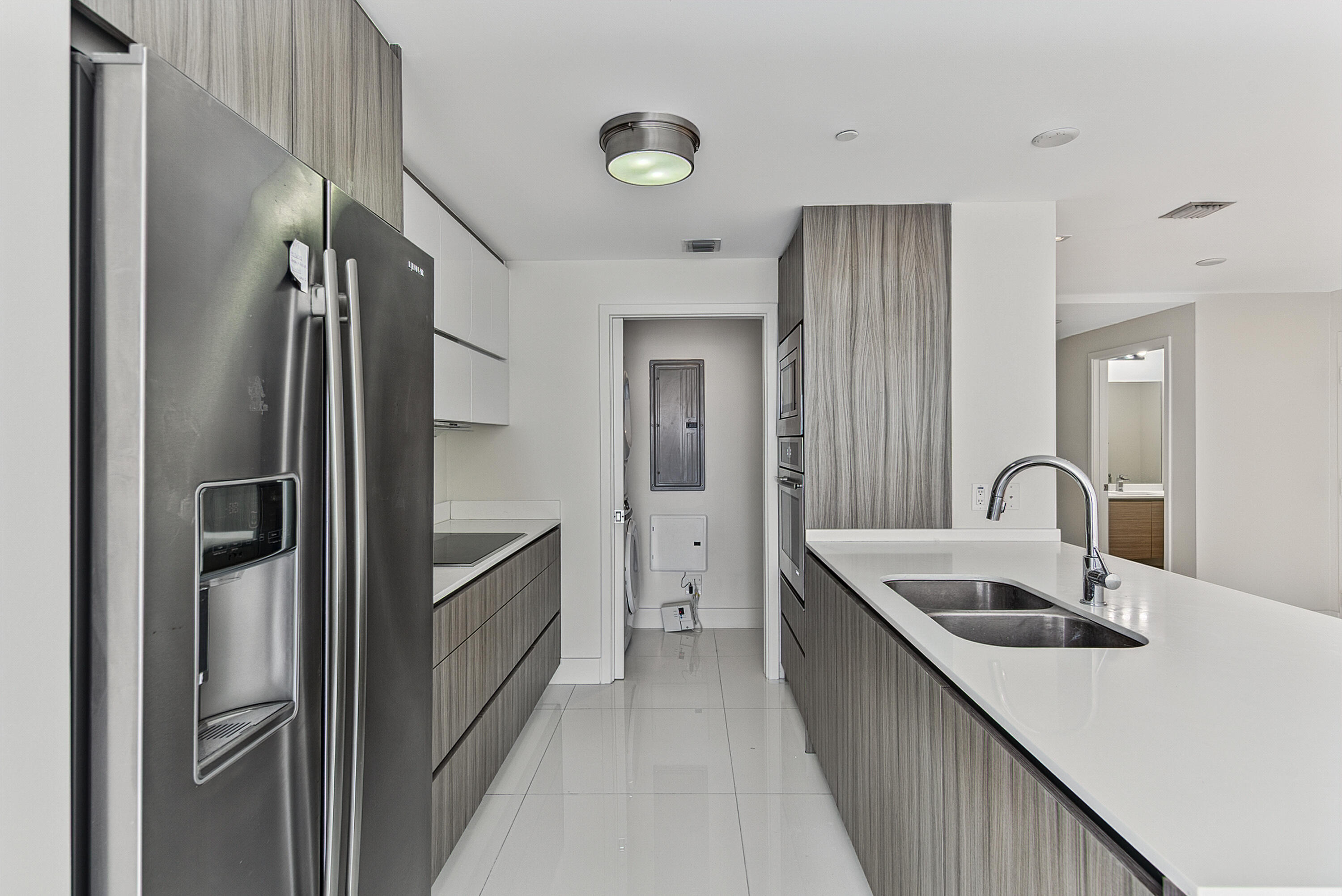 600 NE 27th Street 1605
