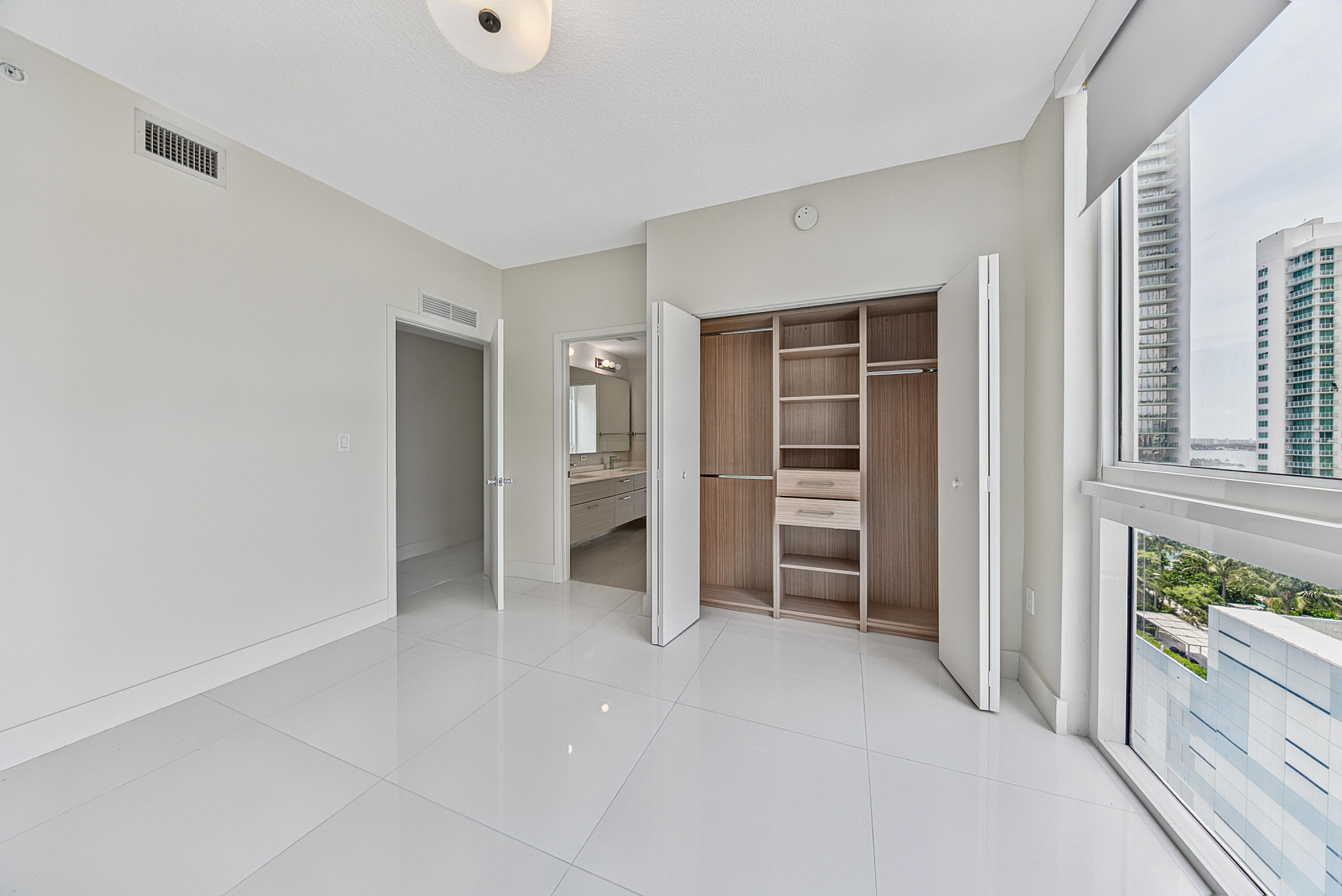 600 NE 27th Street 1605
