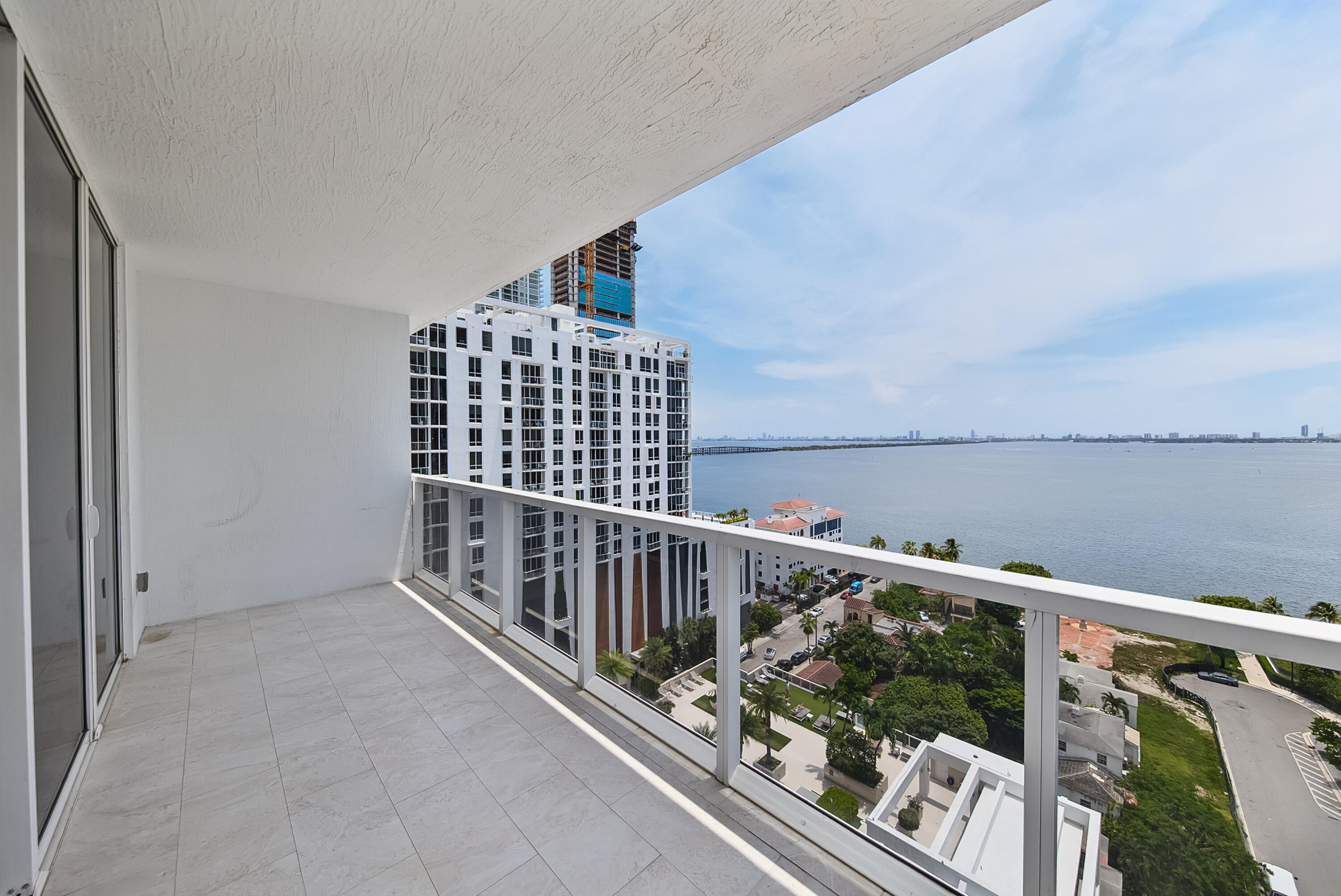 600 NE 27th Street 1605