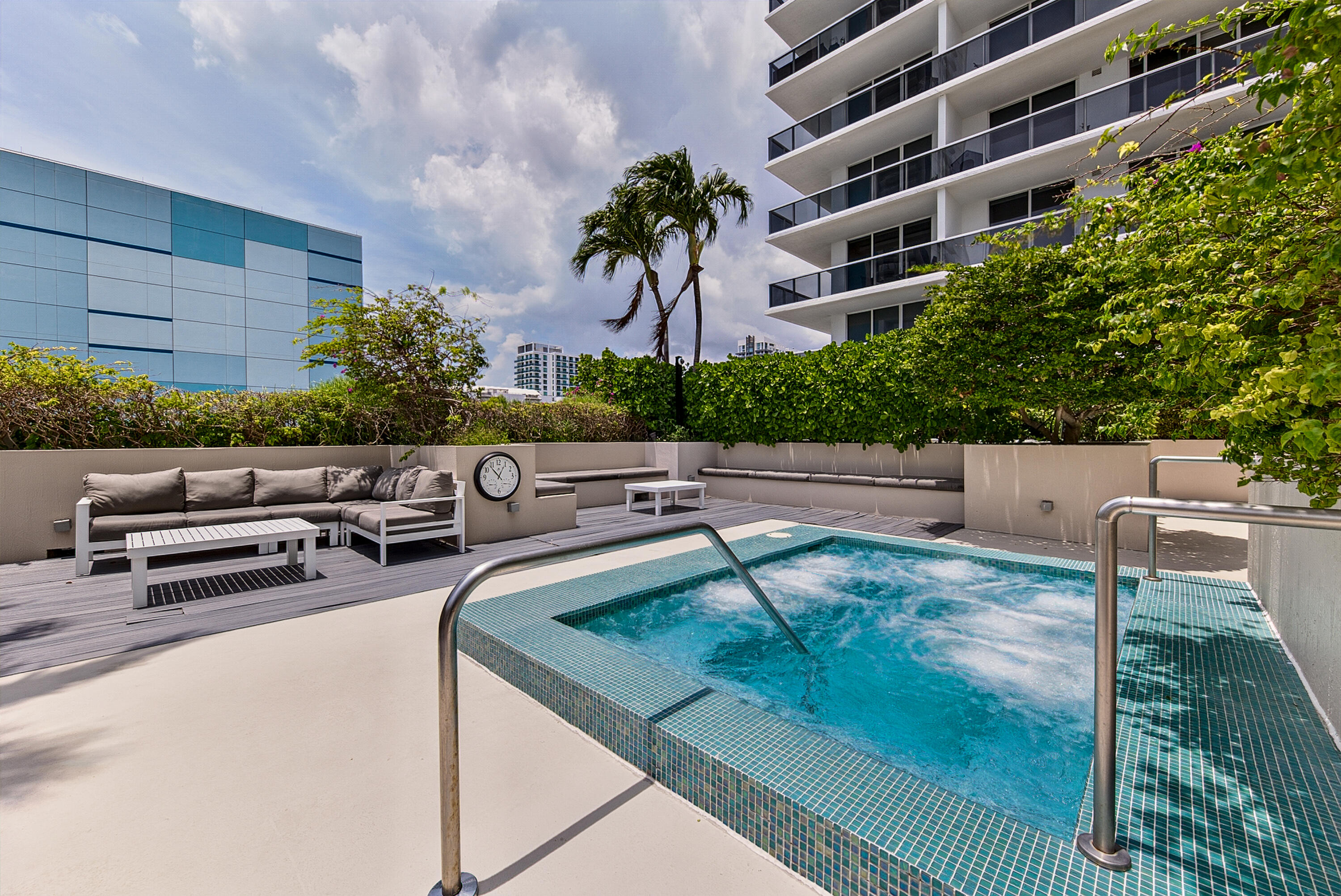 600 NE 27th Street 1605