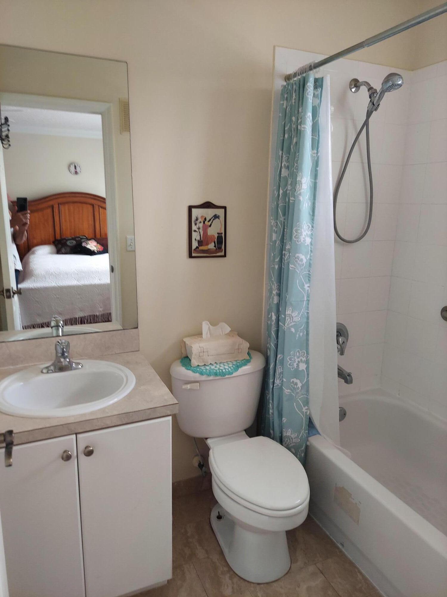 2208 SE 24th Place