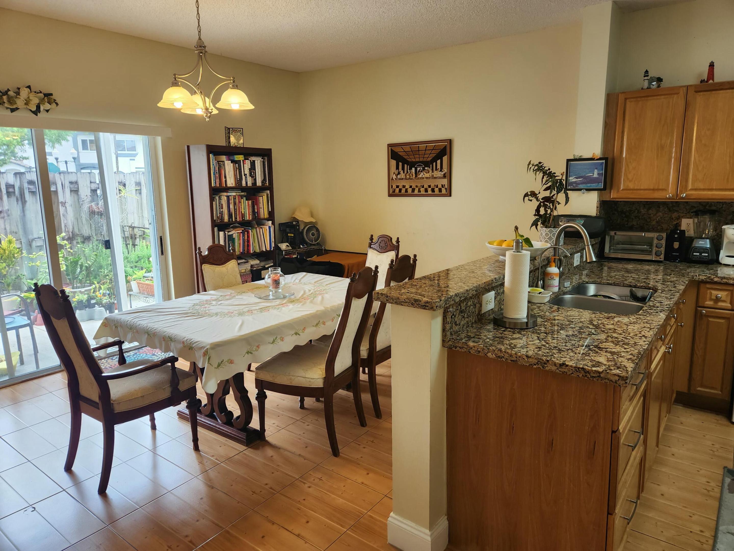 2208 SE 24th Place