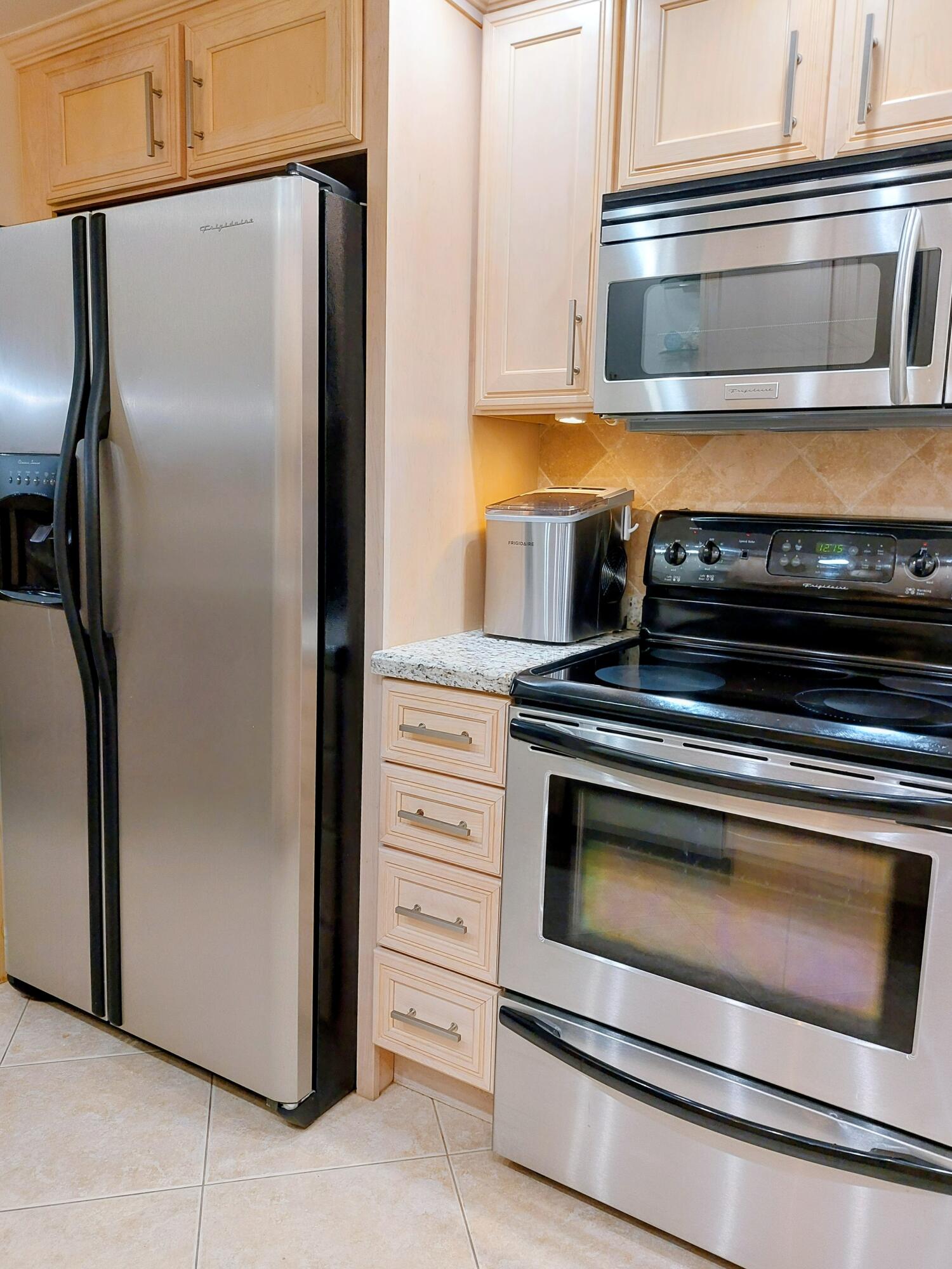 2000 S Ocean Boulevard Lc, Lauderdale-By-The-Sea Unit: Lc