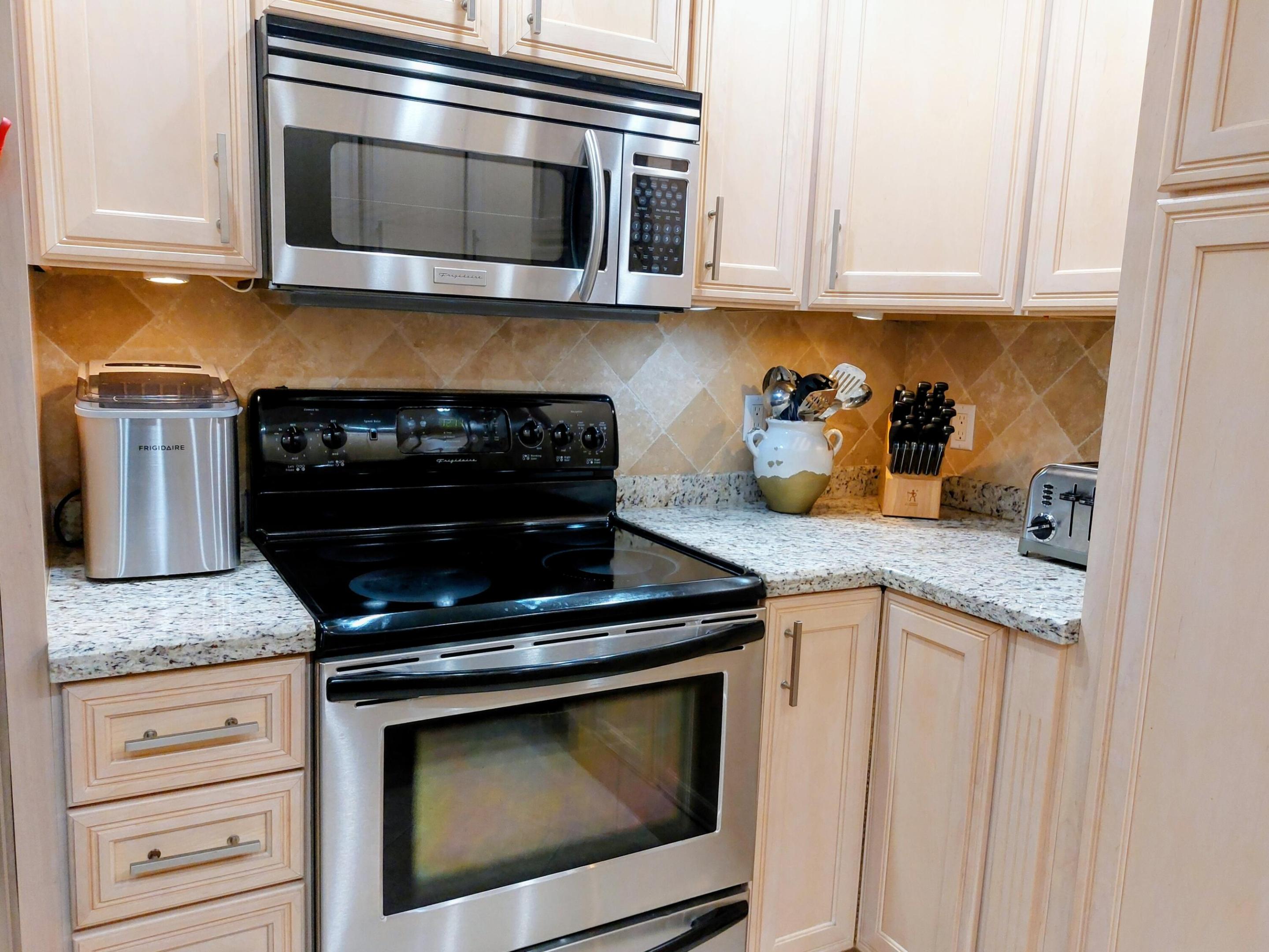 2000 S Ocean Boulevard Lc, Lauderdale-By-The-Sea Unit: Lc