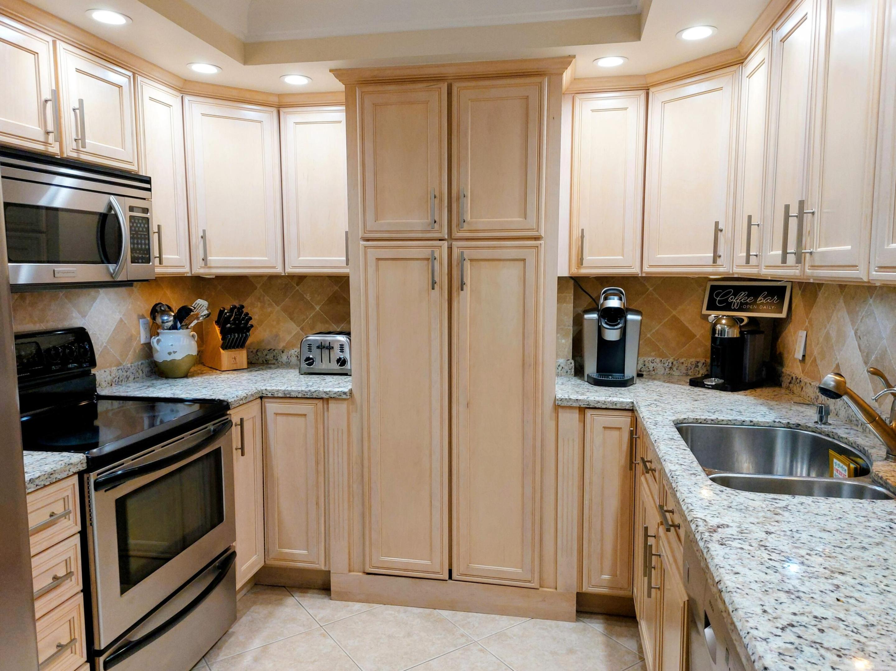 2000 S Ocean Boulevard Lc, Lauderdale-By-The-Sea Unit: Lc