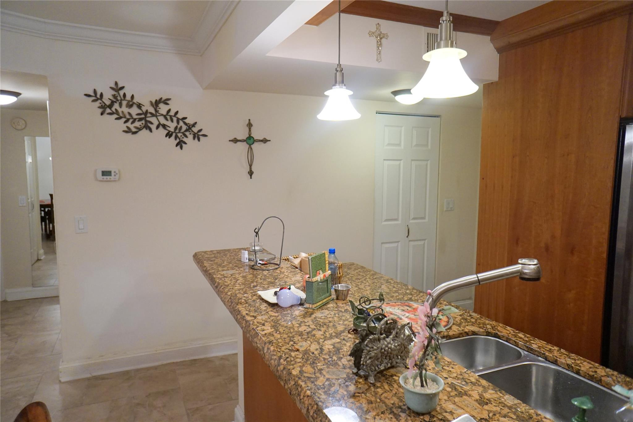 2851 Somerset Drive 103
