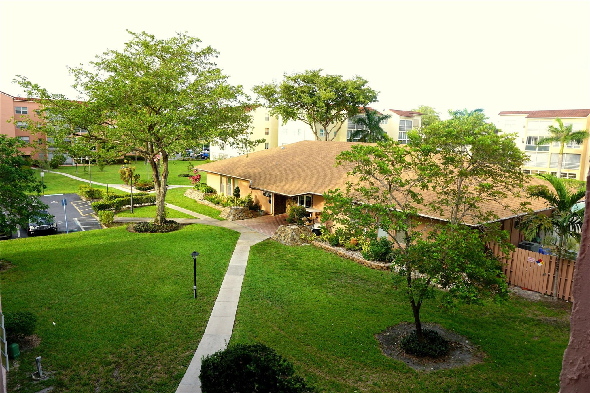 2851 Somerset Drive 103