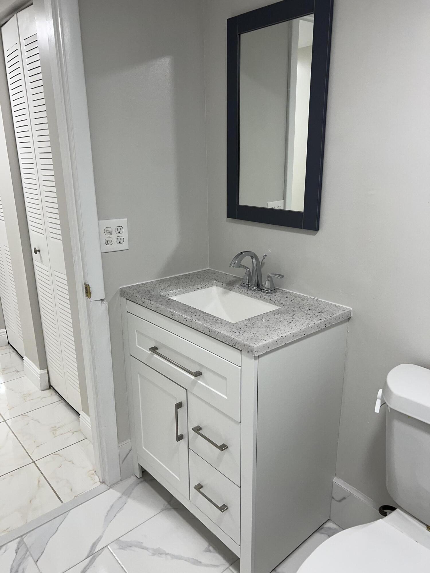 24 Abbey Lane 204