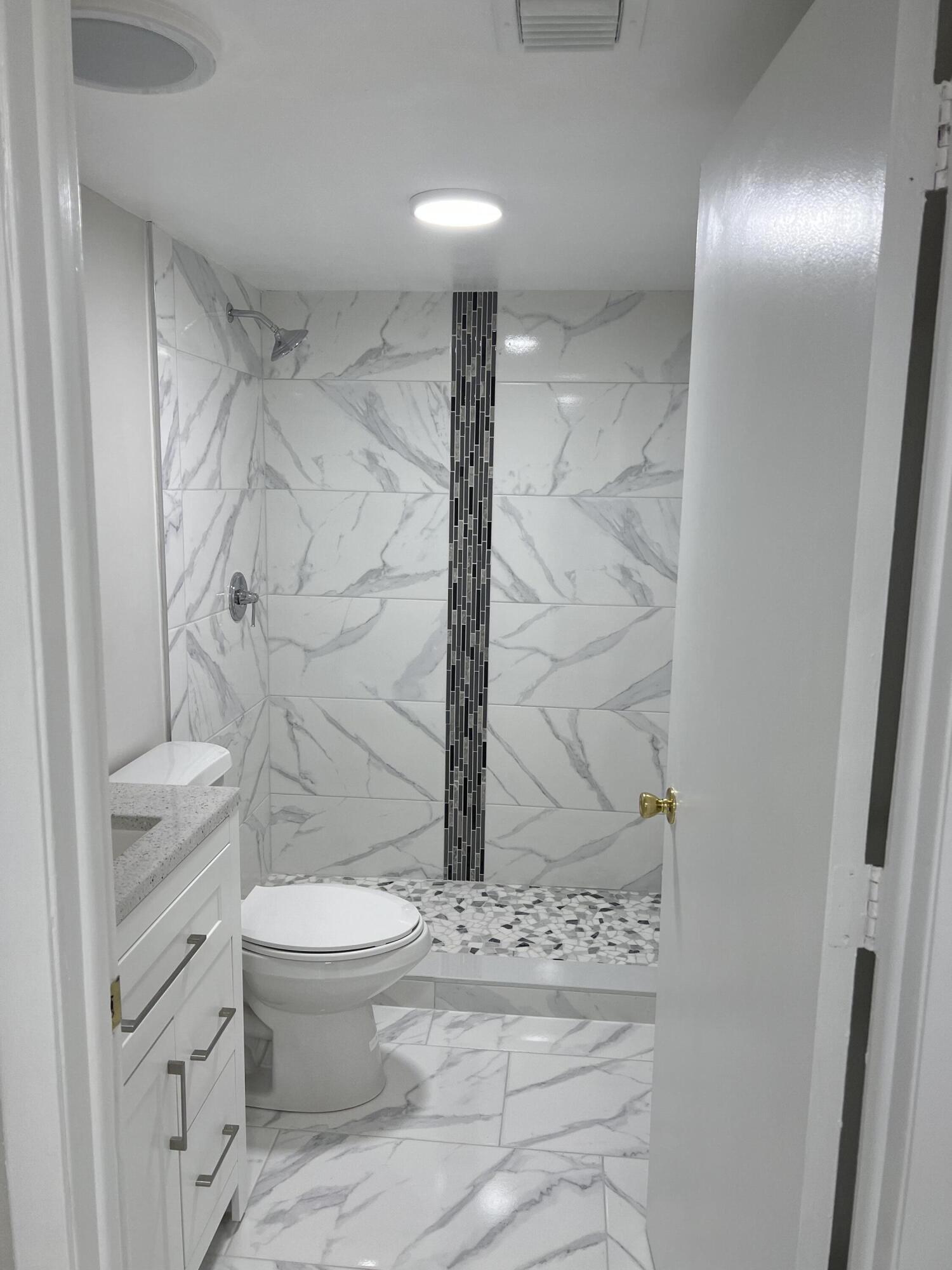 24 Abbey Lane 204