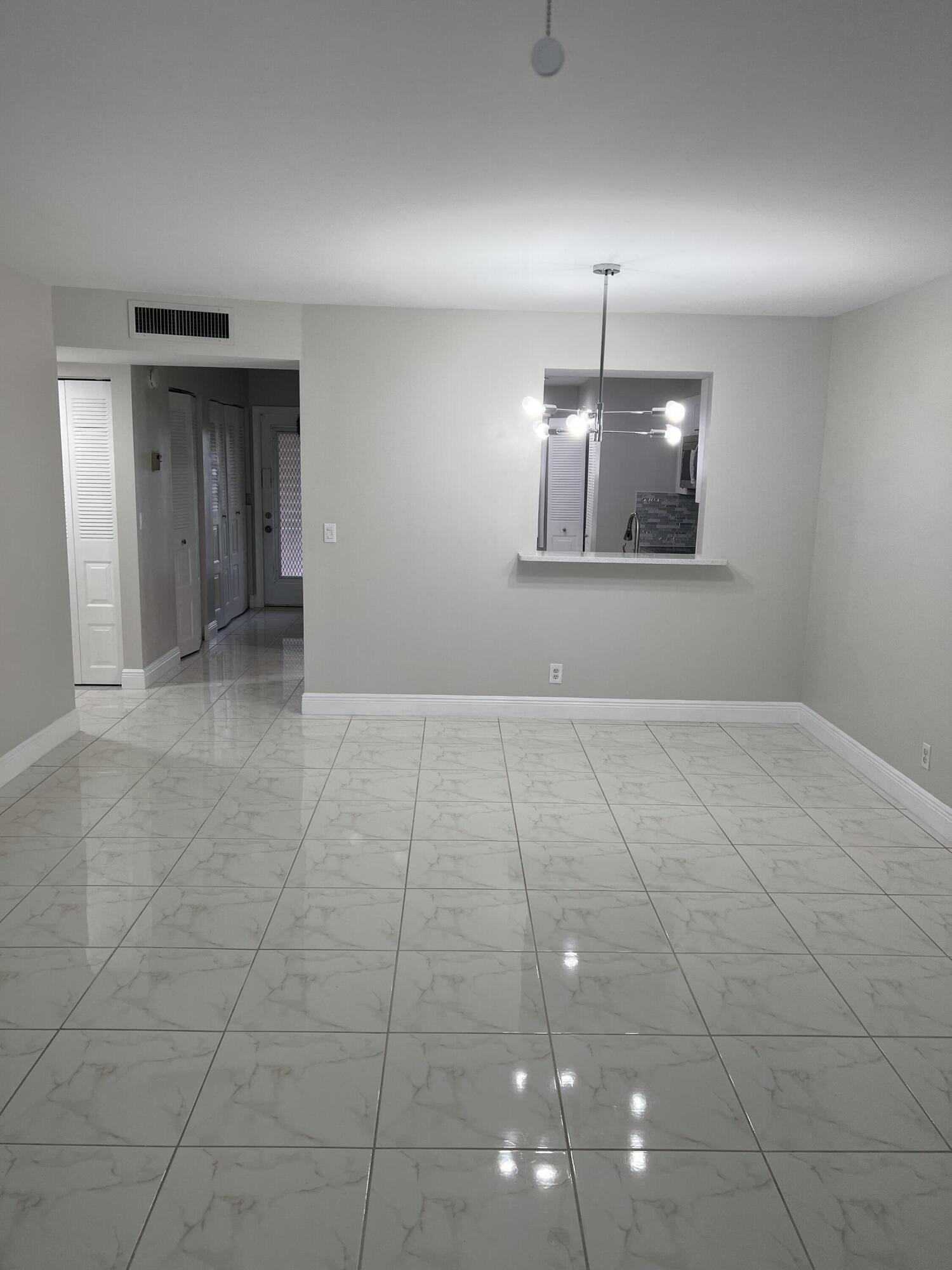 24 Abbey Lane 204