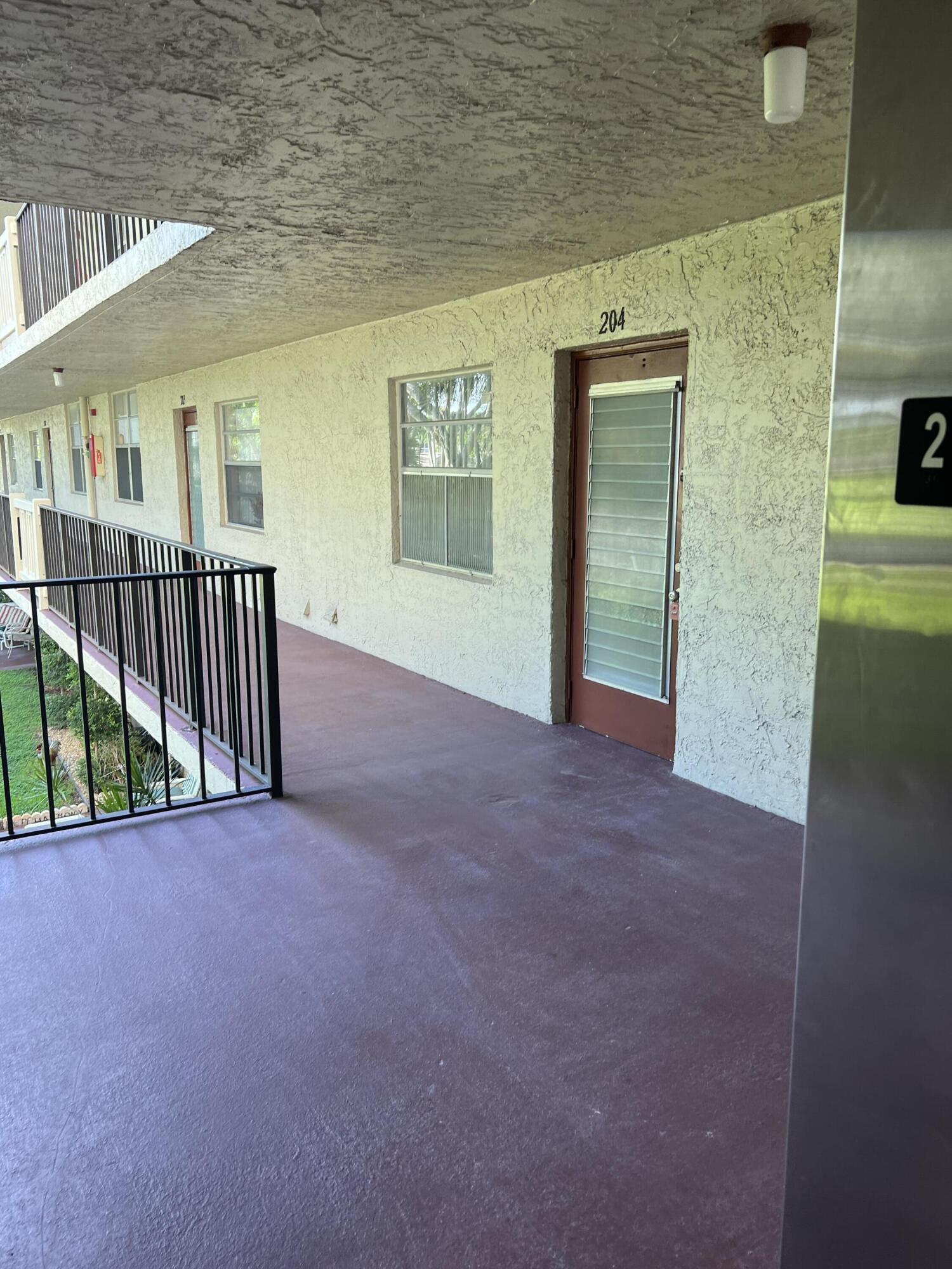 24 Abbey Lane 204