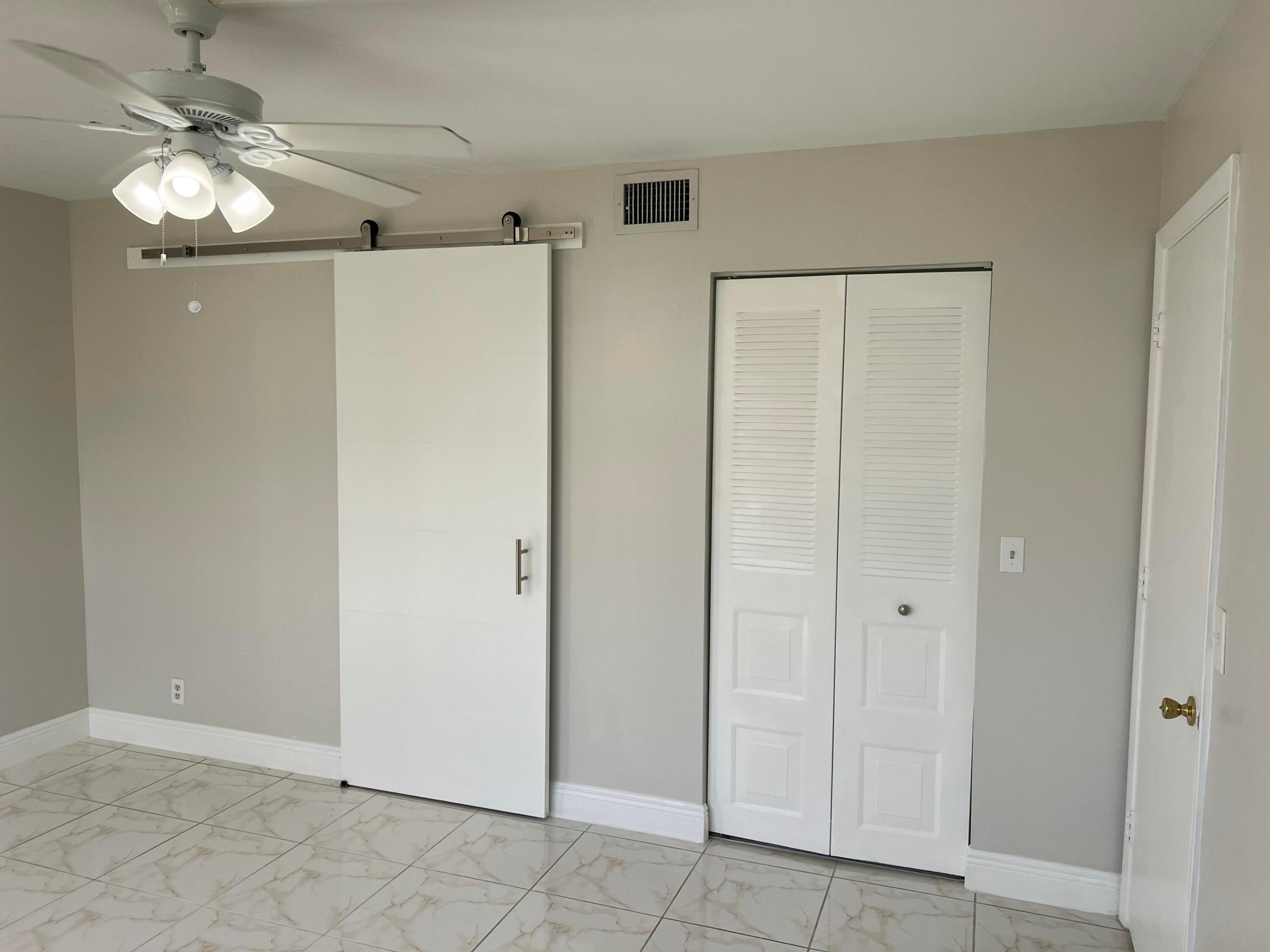 24 Abbey Lane 204
