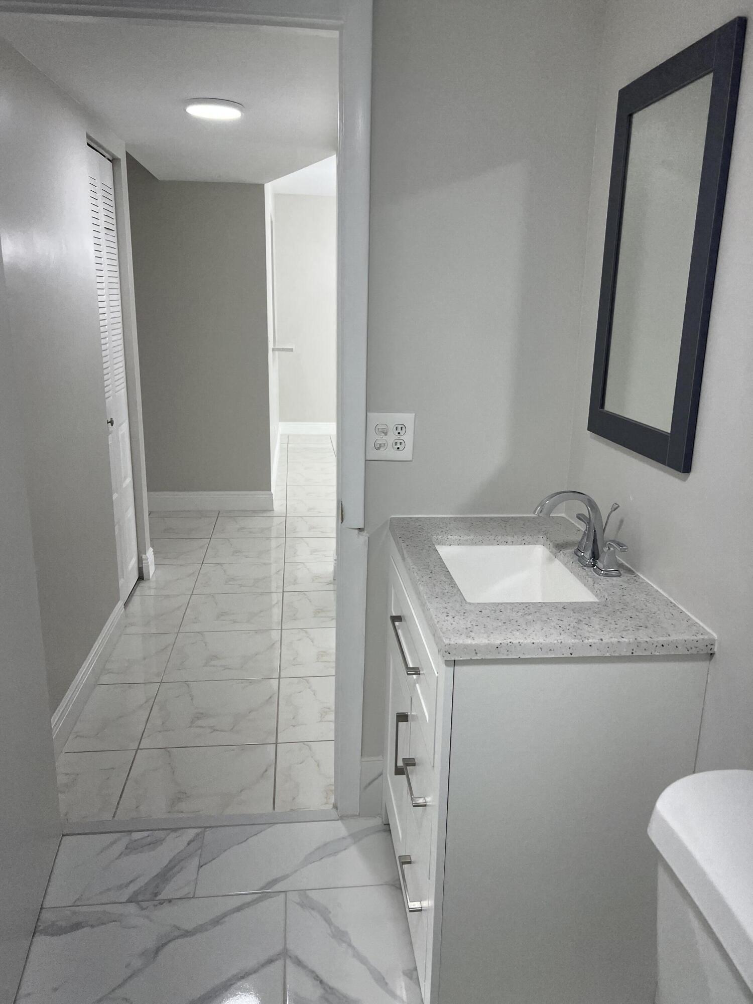 24 Abbey Lane 204