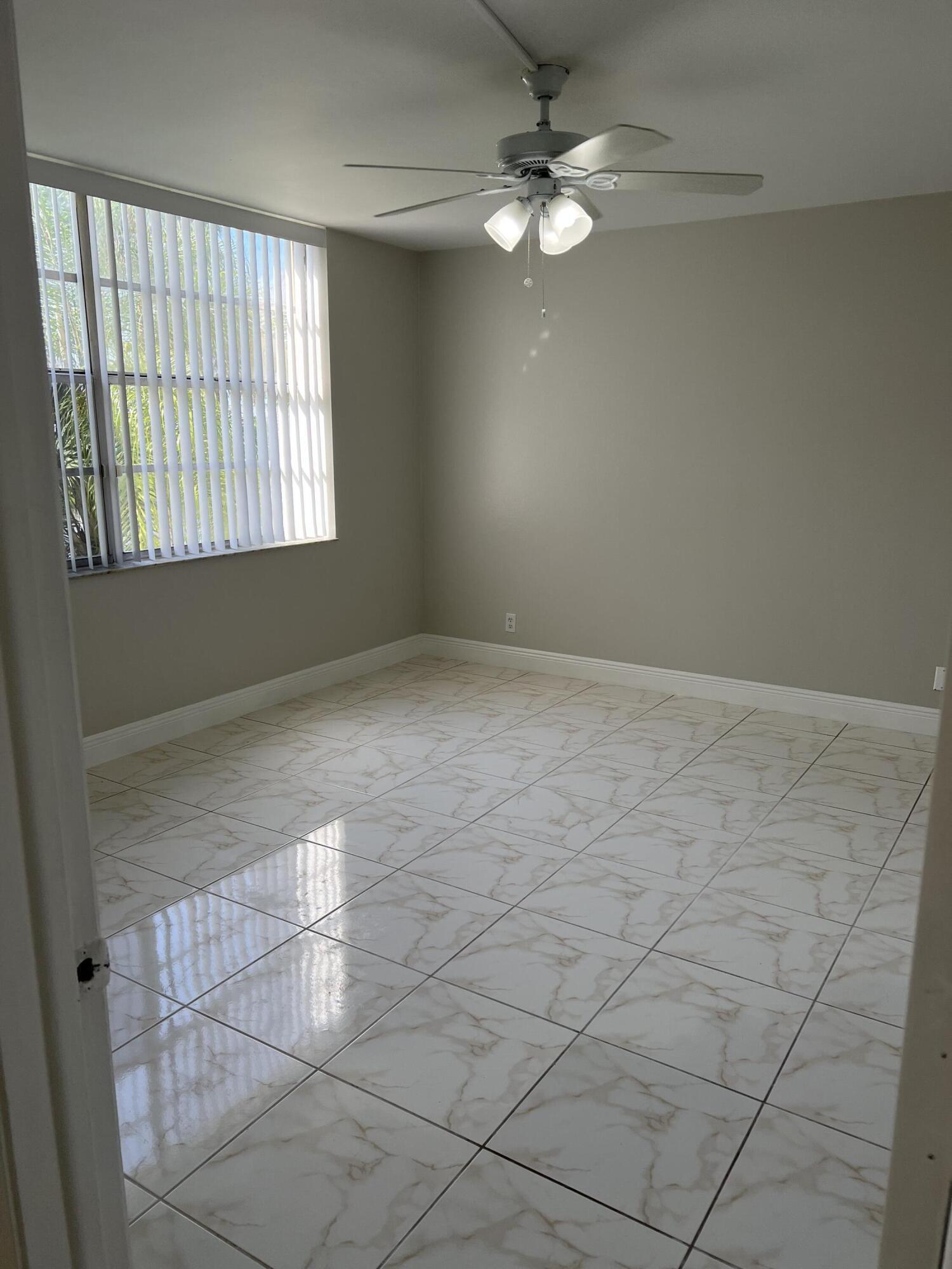 24 Abbey Lane 204