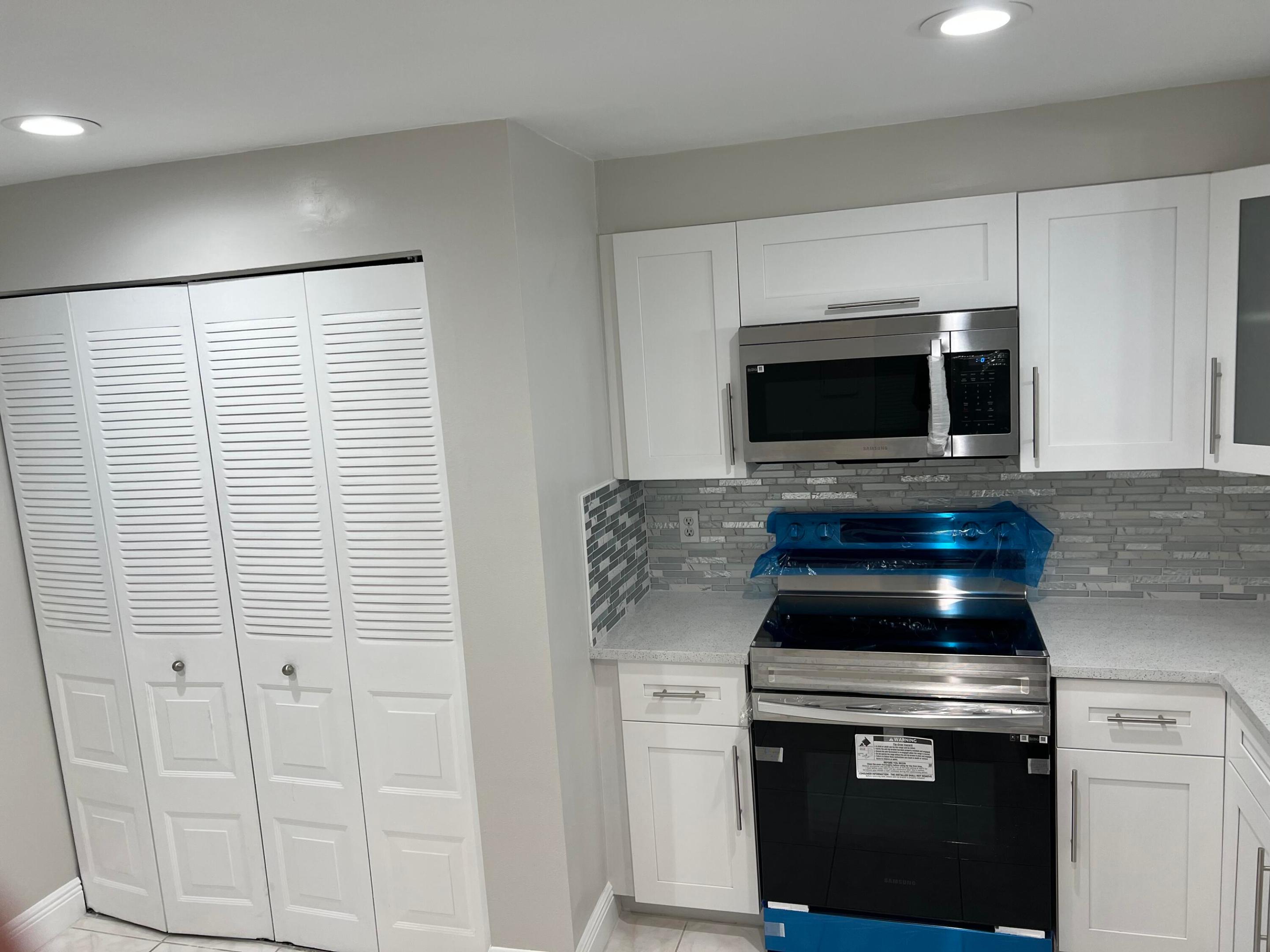 24 Abbey Lane 204
