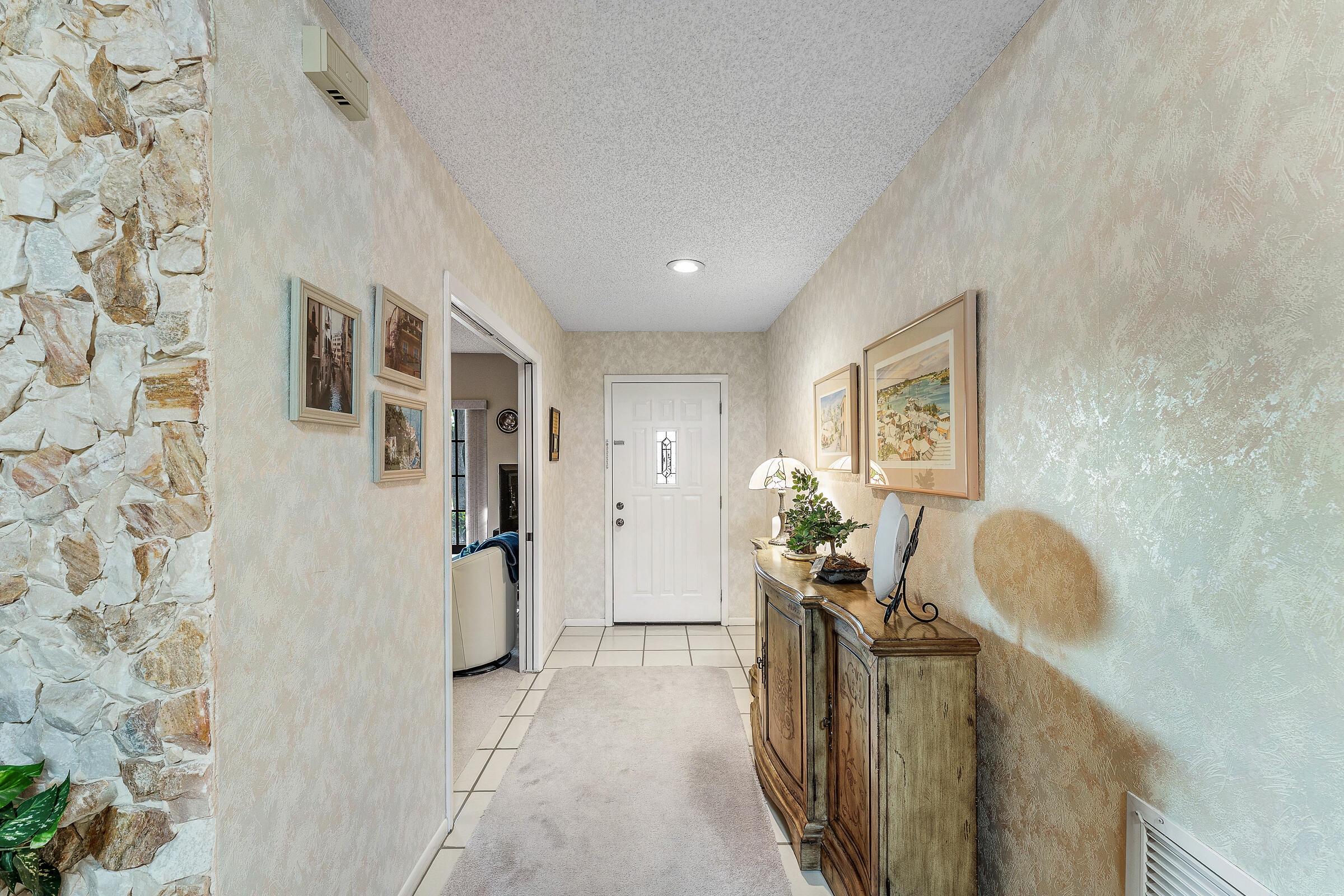 7852 Cloverfield Circle