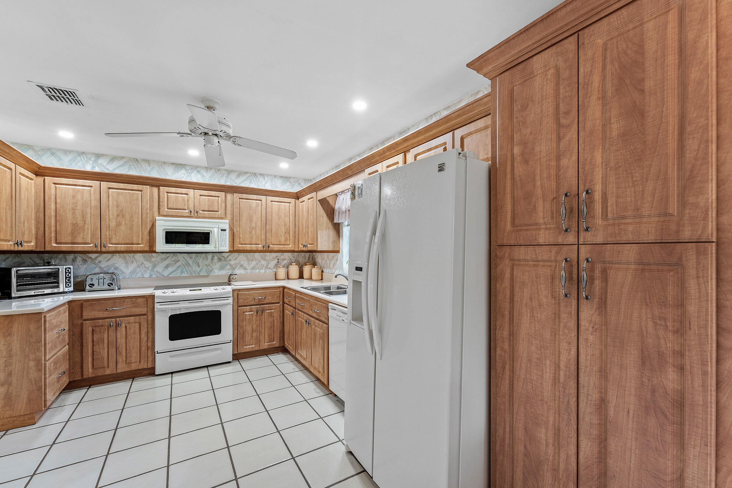 7852 Cloverfield Circle