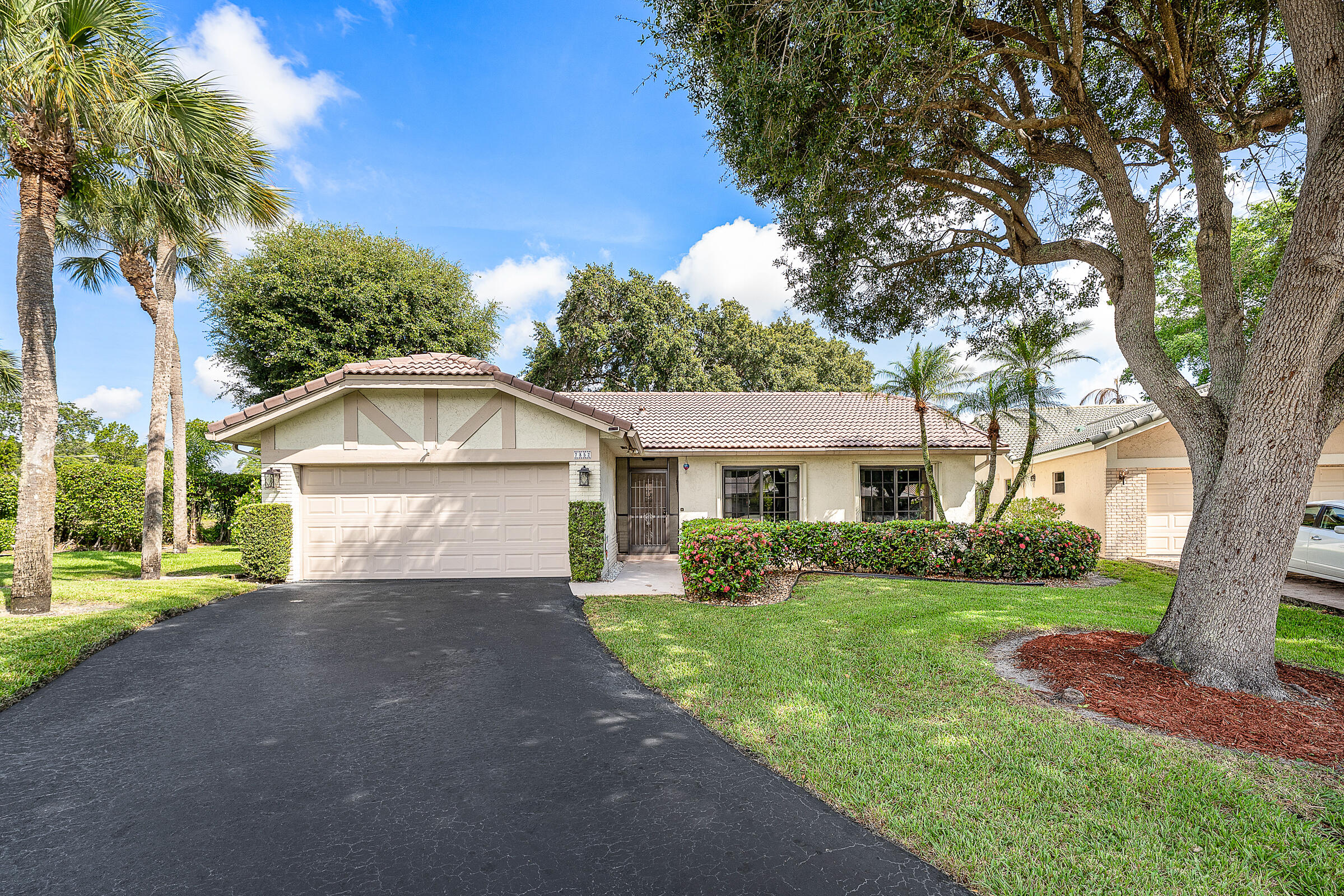 7852 Cloverfield Circle