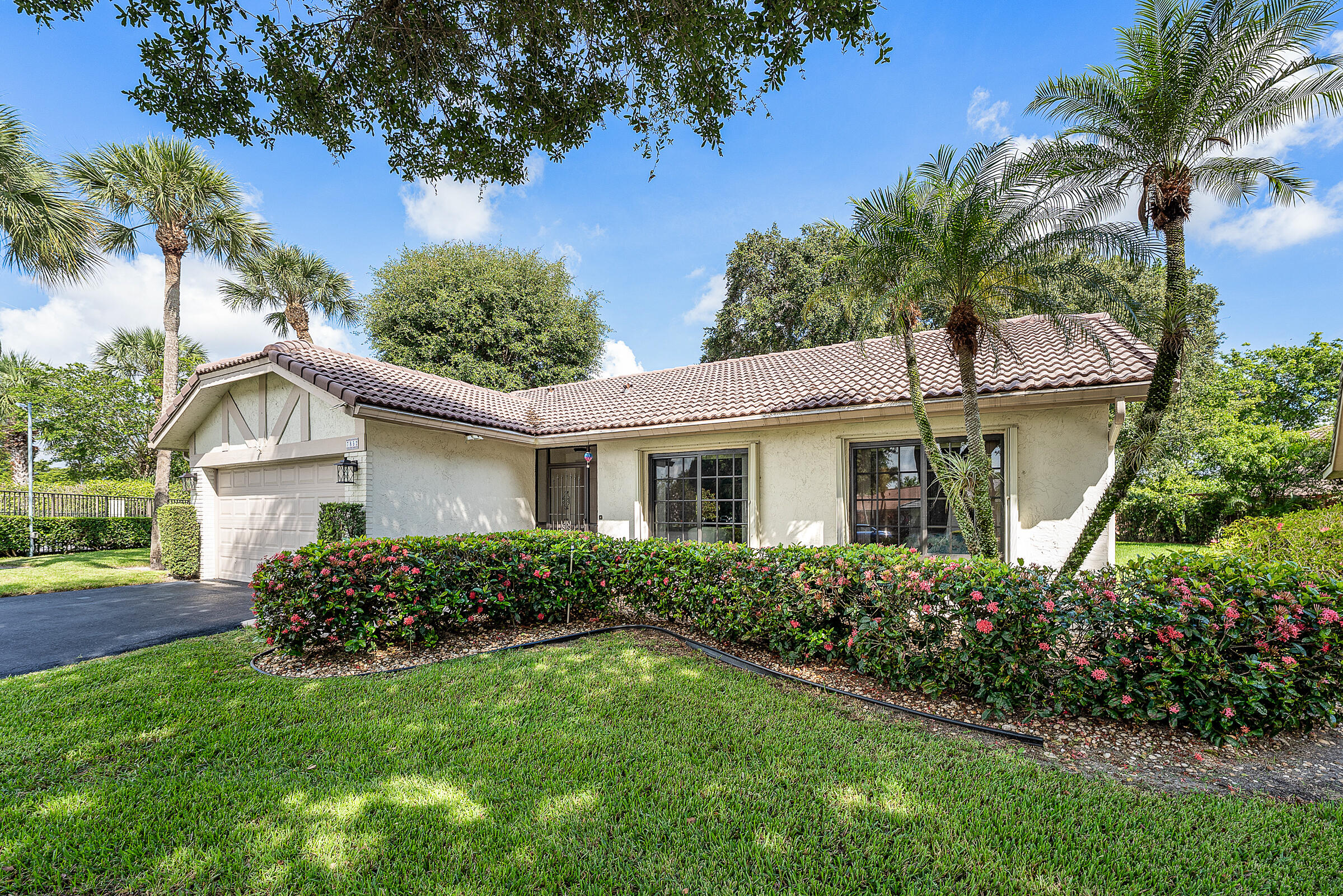 7852 Cloverfield Circle