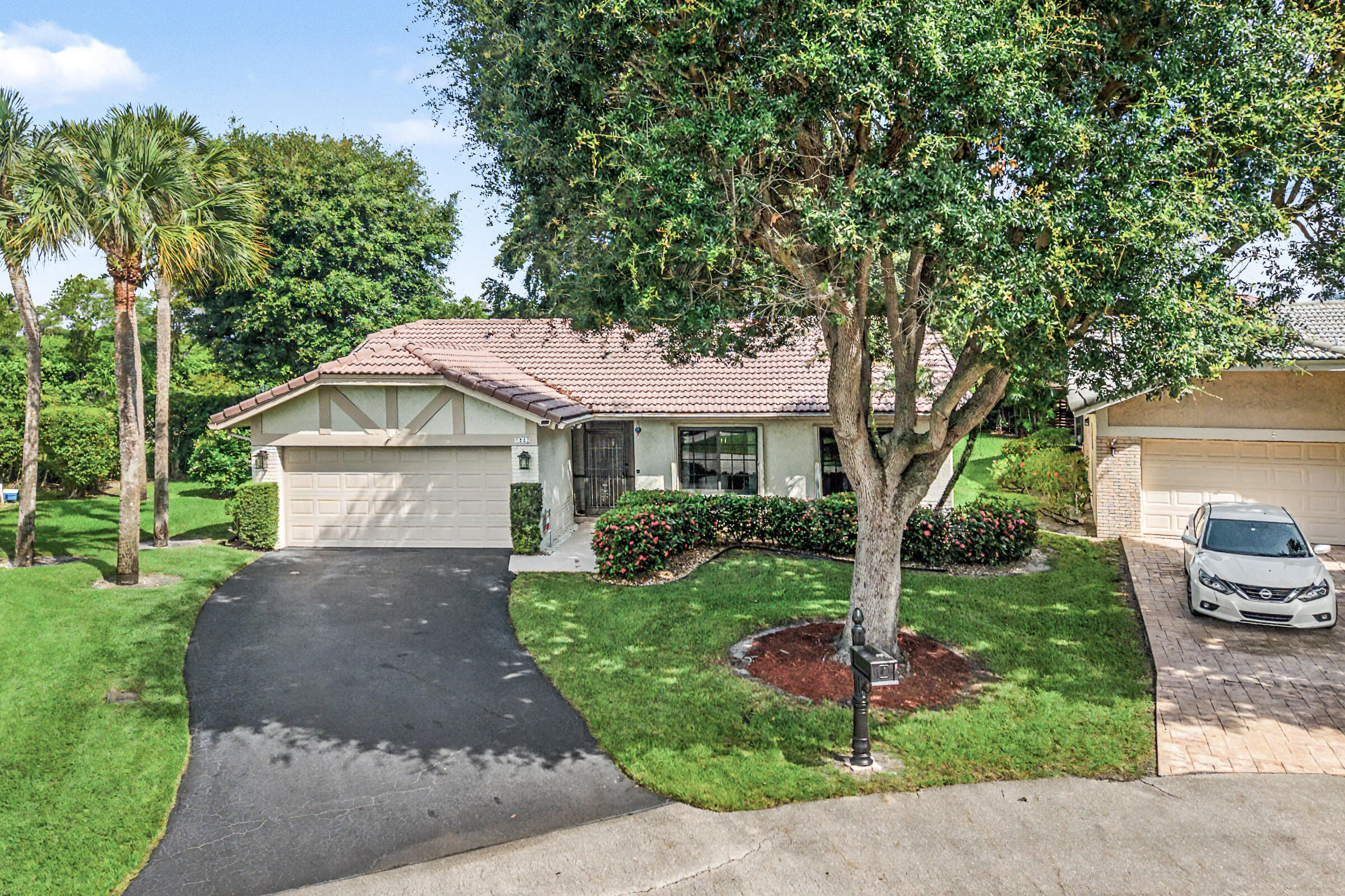 7852 Cloverfield Circle