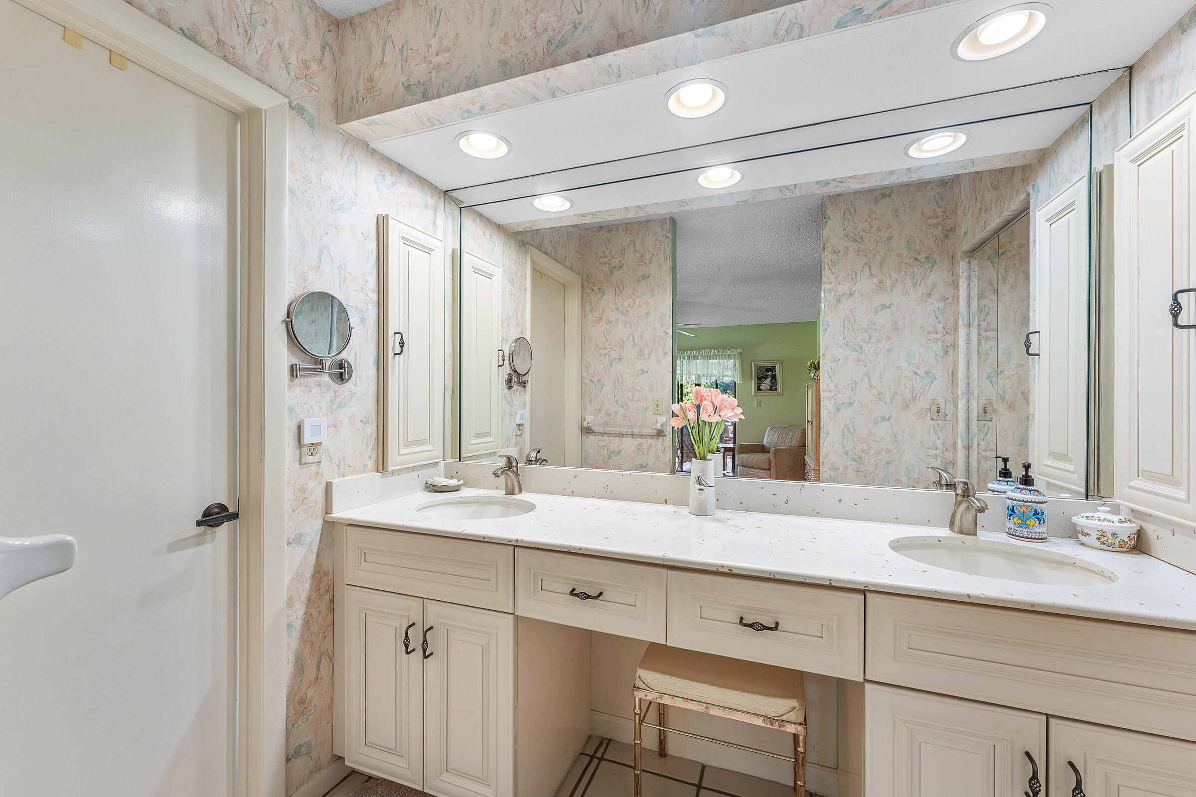 7852 Cloverfield Circle