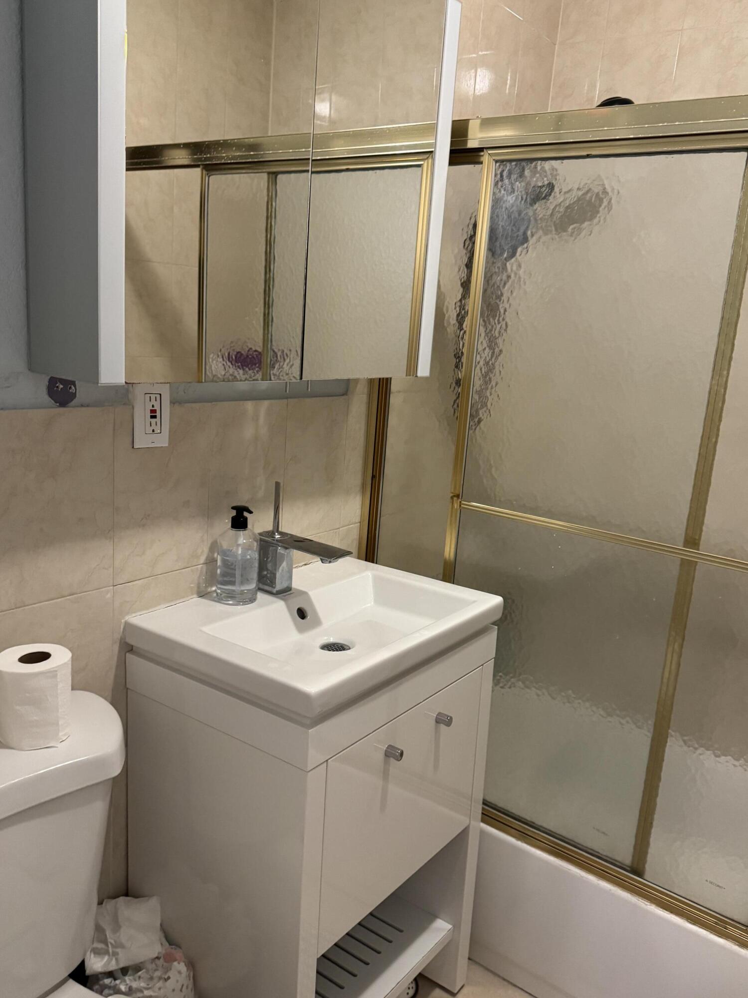 163 SW 5th Street