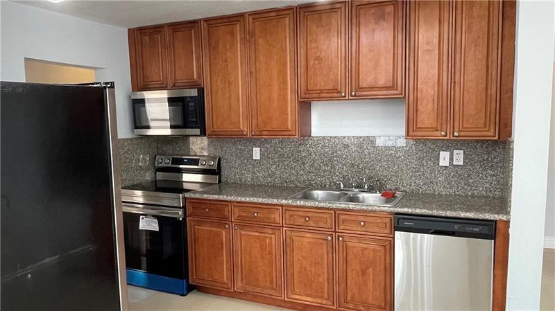 163 SW 5th Street