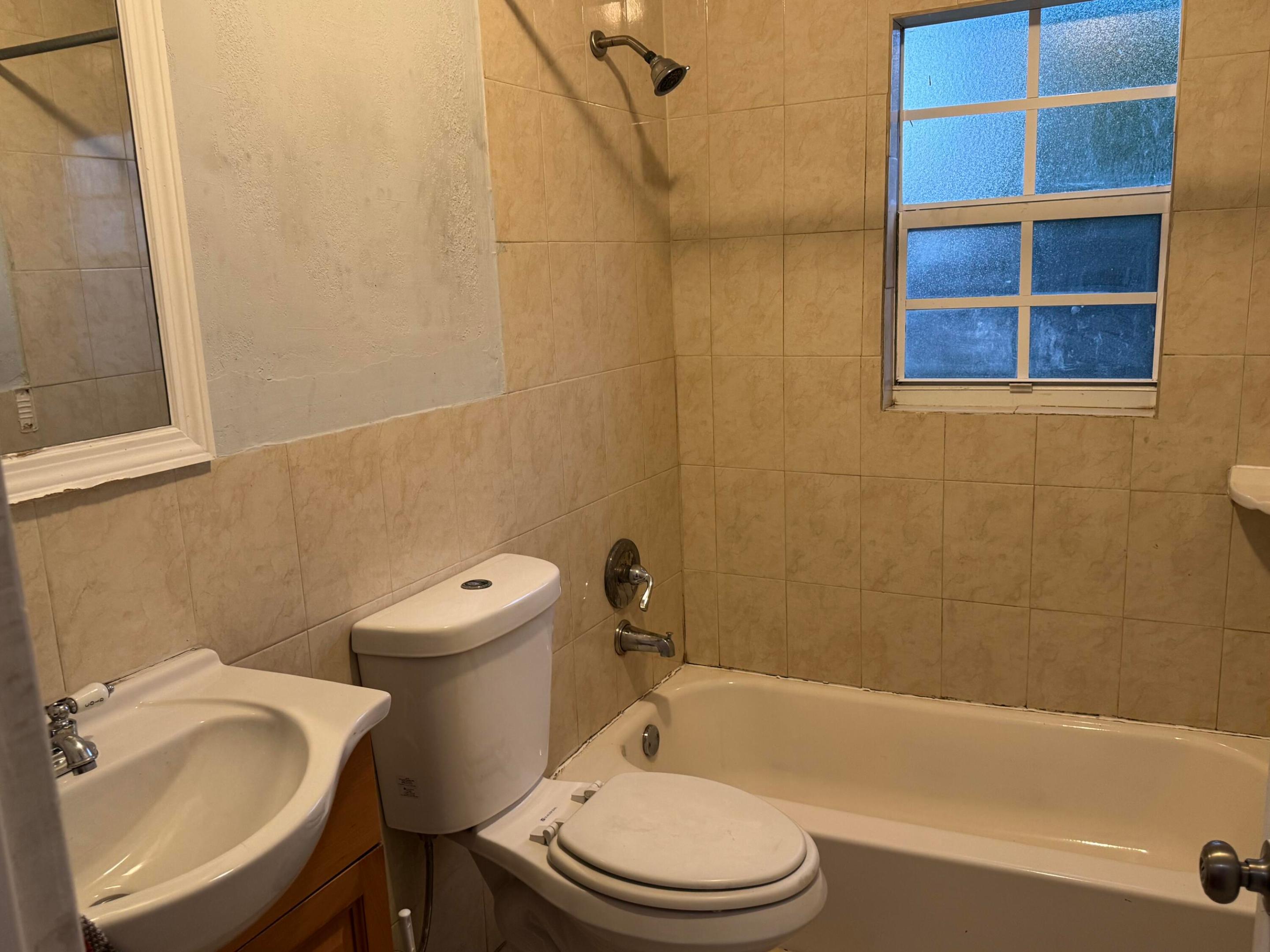 163 SW 5th Street