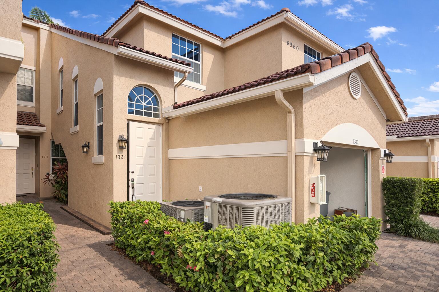 6560 Villa Sonrisa Drive 1321