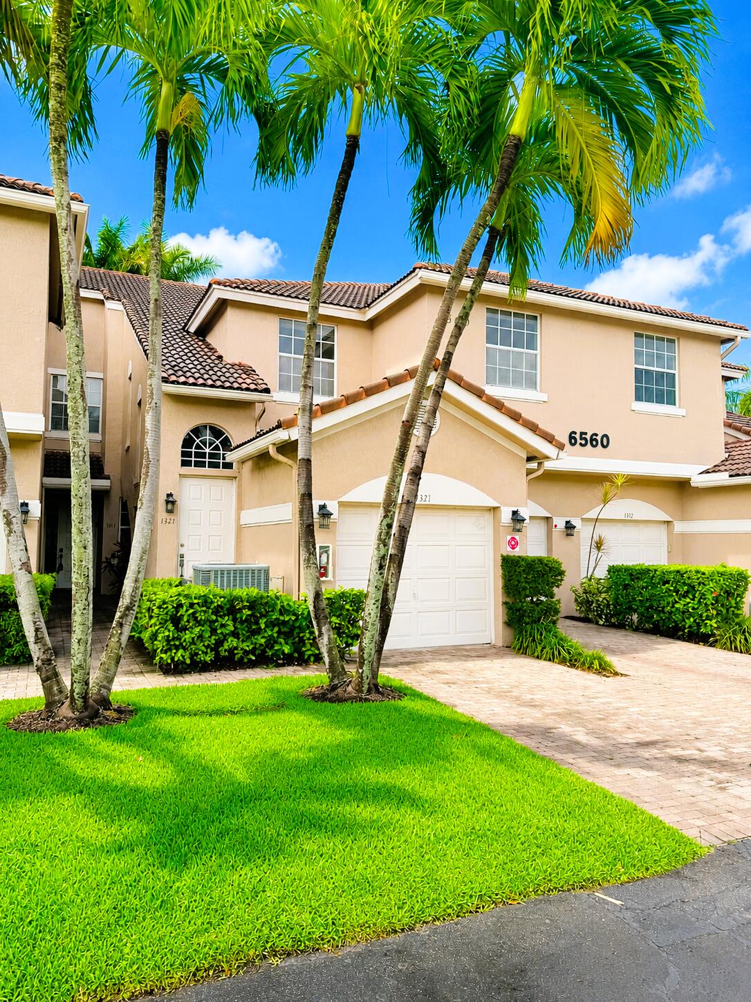 6560 Villa Sonrisa Drive 1321