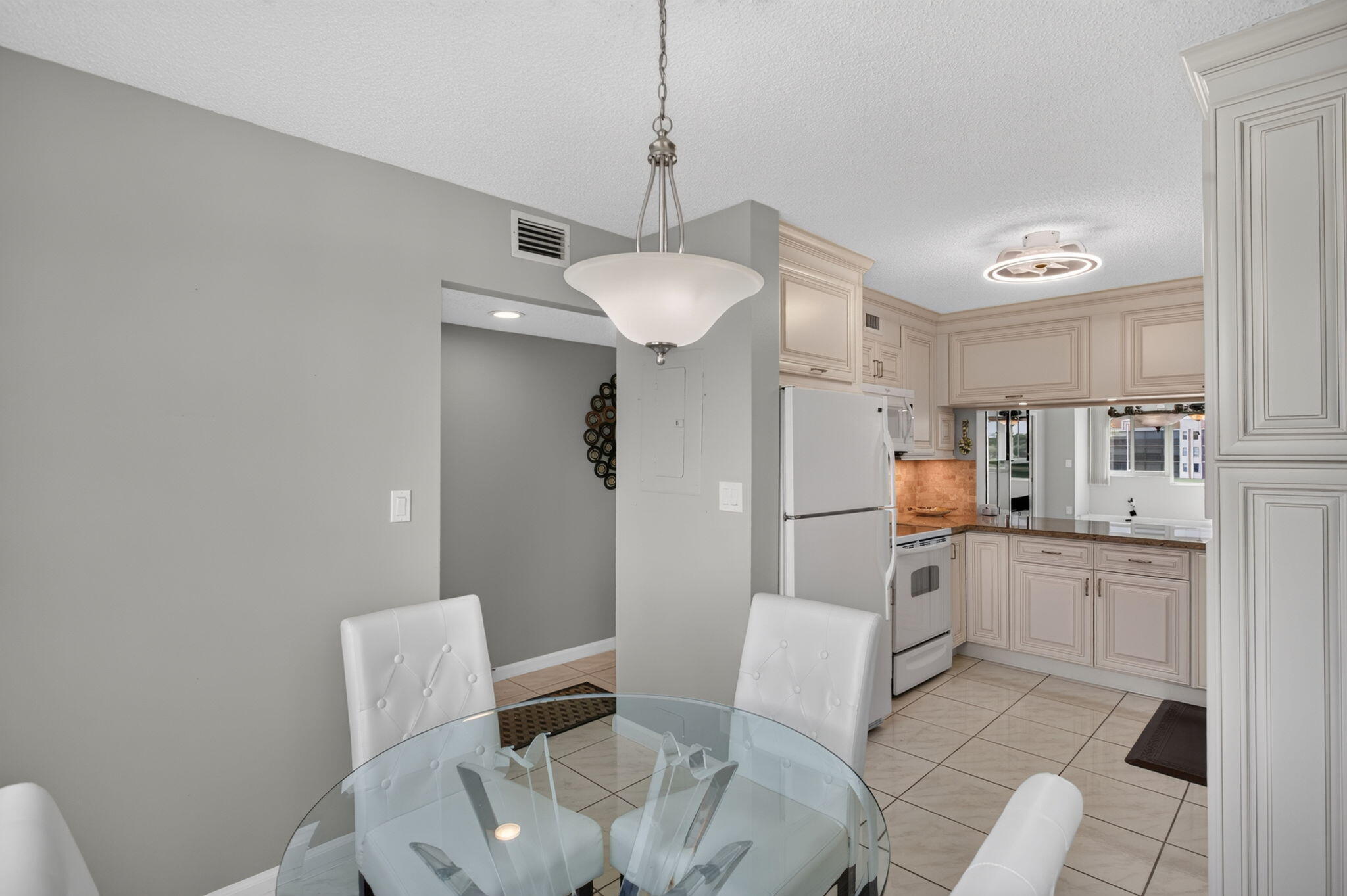 7216 S Devon Drive 212