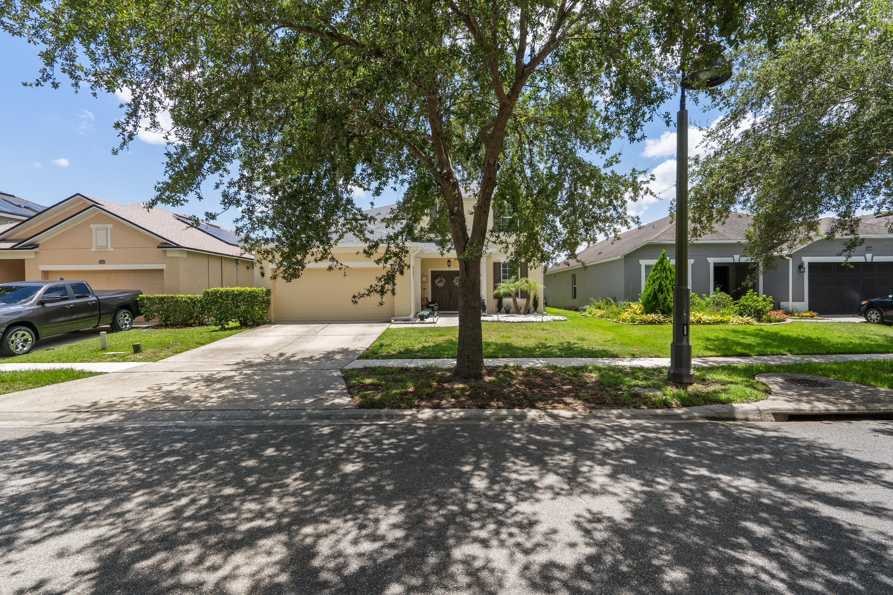 12532 Sawgrass Oak Street
